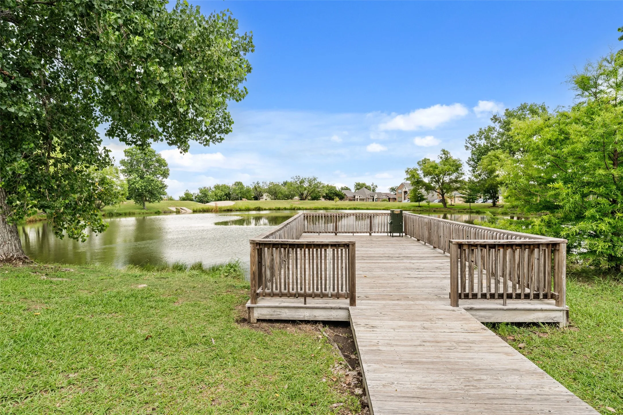 Brentwood Community dock at pond