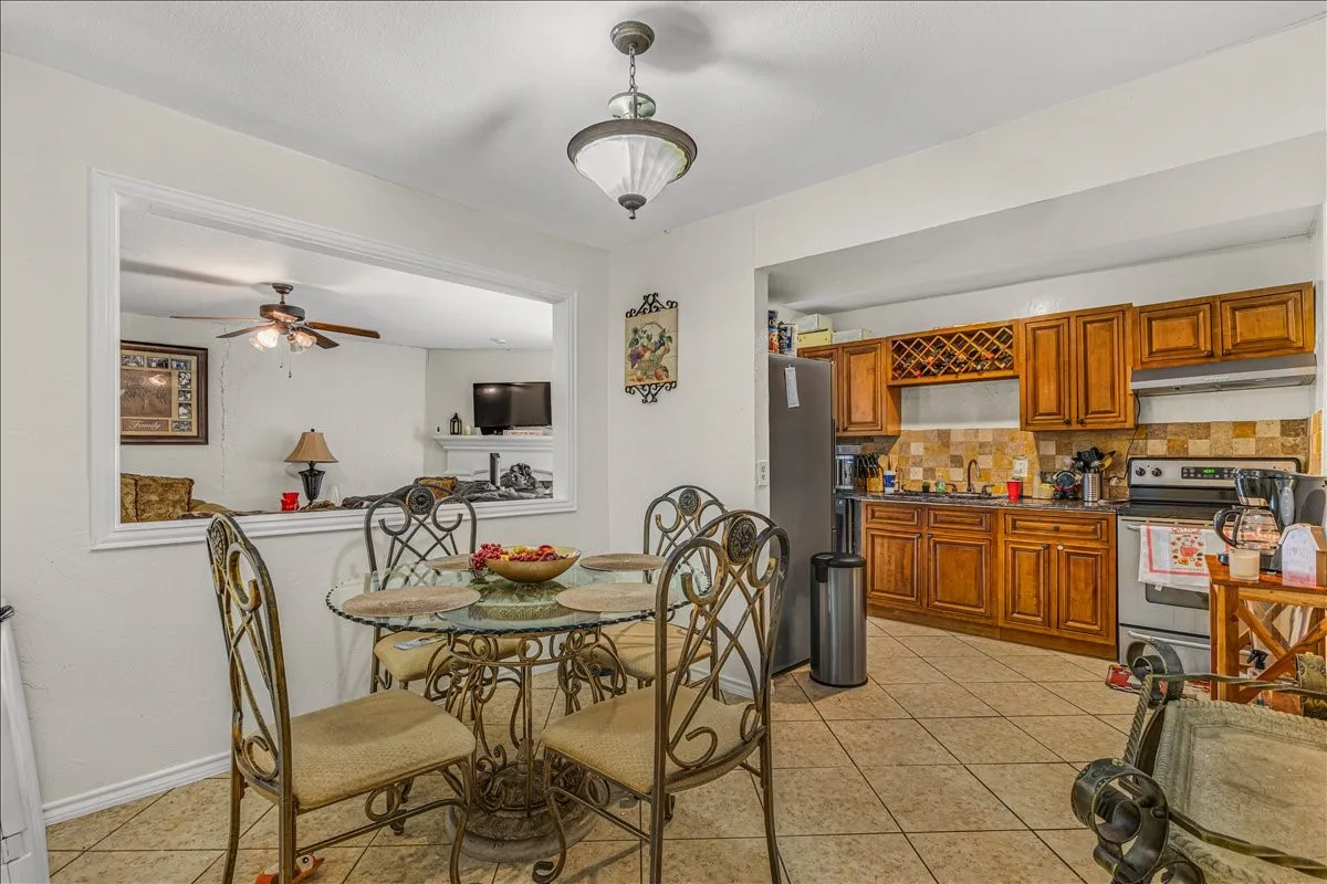 Single Family Residence For Sale in Tarrant County , 3423 Hickory Hill Drive, Arlington, Texas 76014, 3 Bedroom, 2 Bathroom, Garage spaces, 1,381 Sqft, built in 1978, Price $229,900, mls#21320590, Real Estate Agent in Arlington, Homes For Sale in Tarrant county, Homes For Sale in Arlington, Realtor in Arlington Texas, Real Estate Brokerage Independent Realty Texas, Luminita Cordes Realtor