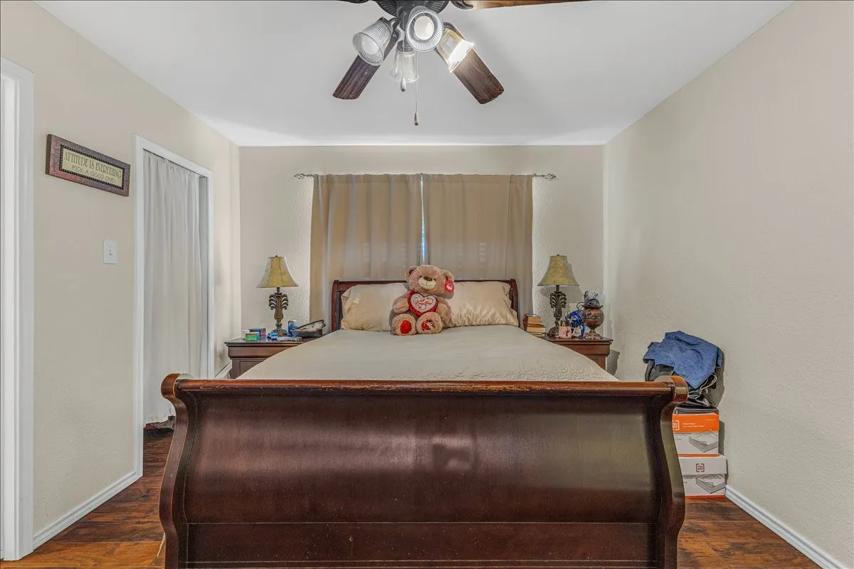 Single Family Residence For Sale in Tarrant County , 3423 Hickory Hill Drive, Arlington, Texas 76014, 3 Bedroom, 2 Bathroom, Garage spaces, 1,381 Sqft, built in 1978, Price $229,900, mls#21320590, Real Estate Agent in Arlington, Homes For Sale in Tarrant county, Homes For Sale in Arlington, Realtor in Arlington Texas, Real Estate Brokerage Independent Realty Texas, Luminita Cordes Realtor
