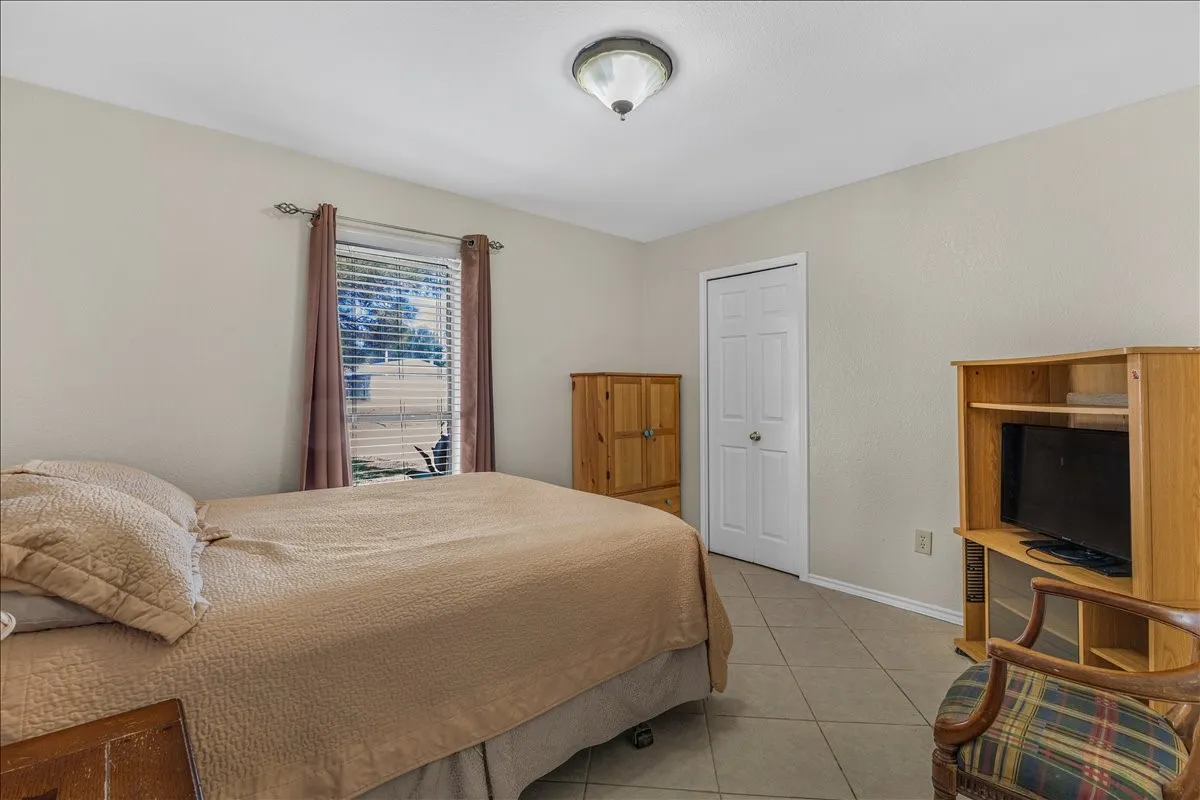Single Family Residence For Sale in Tarrant County , 3423 Hickory Hill Drive, Arlington, Texas 76014, 3 Bedroom, 2 Bathroom, Garage spaces, 1,381 Sqft, built in 1978, Price $229,900, mls#21320590, Real Estate Agent in Arlington, Homes For Sale in Tarrant county, Homes For Sale in Arlington, Realtor in Arlington Texas, Real Estate Brokerage Independent Realty Texas, Luminita Cordes Realtor