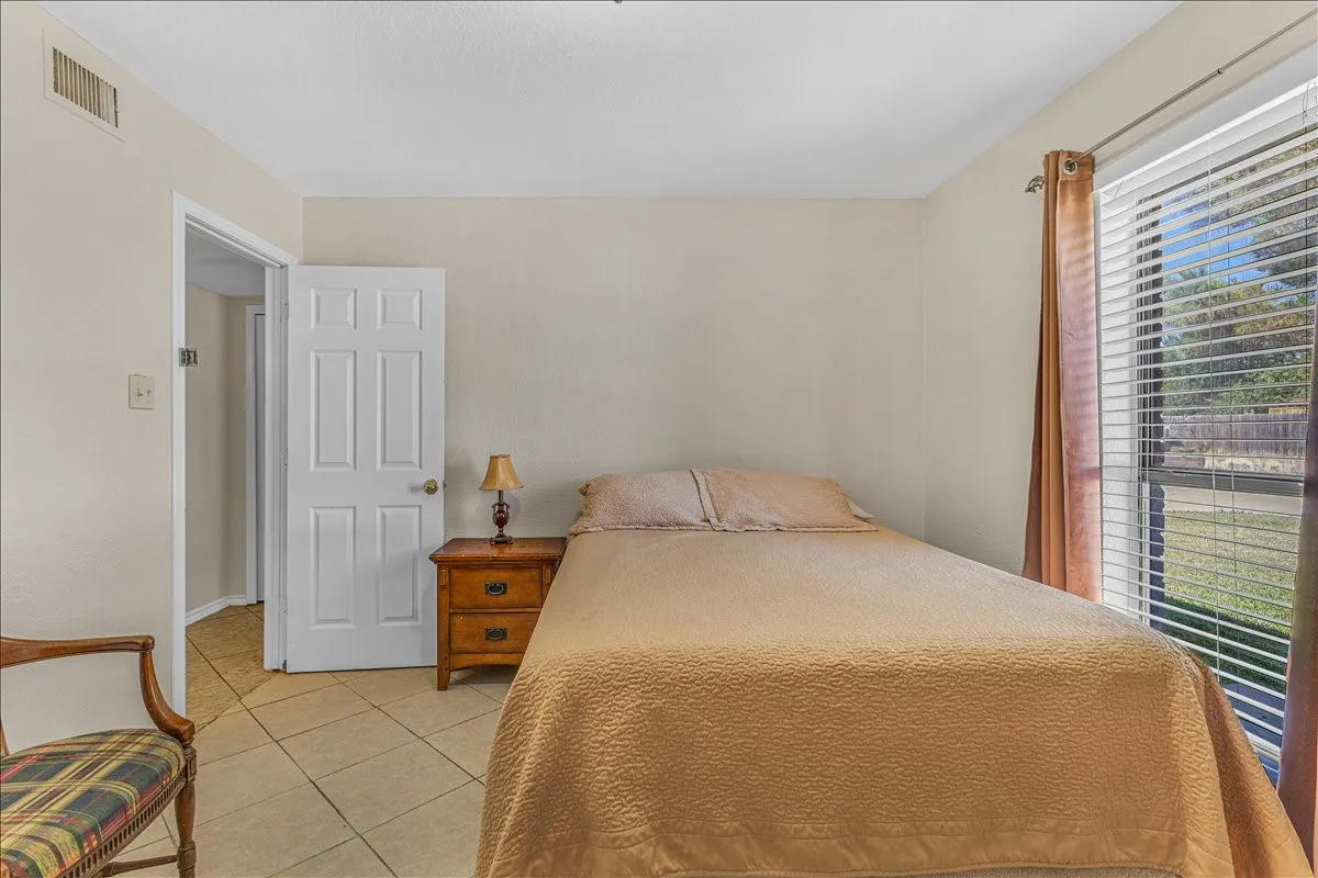 Single Family Residence For Sale in Tarrant County , 3423 Hickory Hill Drive, Arlington, Texas 76014, 3 Bedroom, 2 Bathroom, Garage spaces, 1,381 Sqft, built in 1978, Price $229,900, mls#21320590, Real Estate Agent in Arlington, Homes For Sale in Tarrant county, Homes For Sale in Arlington, Realtor in Arlington Texas, Real Estate Brokerage Independent Realty Texas, Luminita Cordes Realtor