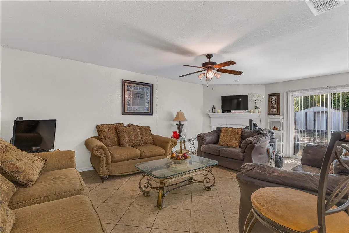 Single Family Residence For Sale in Tarrant County , 3423 Hickory Hill Drive, Arlington, Texas 76014, 3 Bedroom, 2 Bathroom, Garage spaces, 1,381 Sqft, built in 1978, Price $229,900, mls#21320590, Real Estate Agent in Arlington, Homes For Sale in Tarrant county, Homes For Sale in Arlington, Realtor in Arlington Texas, Real Estate Brokerage Independent Realty Texas, Luminita Cordes Realtor