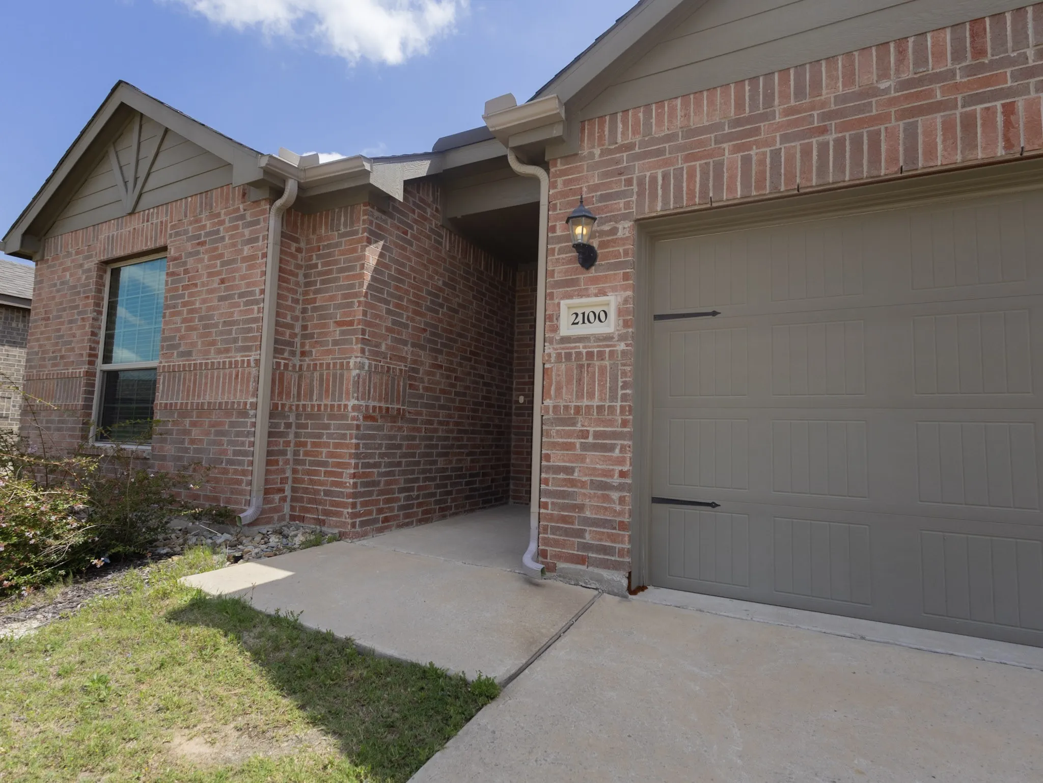 Single Family Residence For Rent in Collin County , 2100 Penaflor Drive, Anna, Texas 75409, 3 Bedroom, 2 Bathroom, 2 Garage spaces, 1,647 Sqft, built in 2021, mls#21323203, Real Estate Agent in Anna, Homes For Rent in Collin county, Homes For Rent in Anna, Realtor in Anna Texas, Real Estate Brokerage Independent Realty Texas, Luminita Cordes Realtor