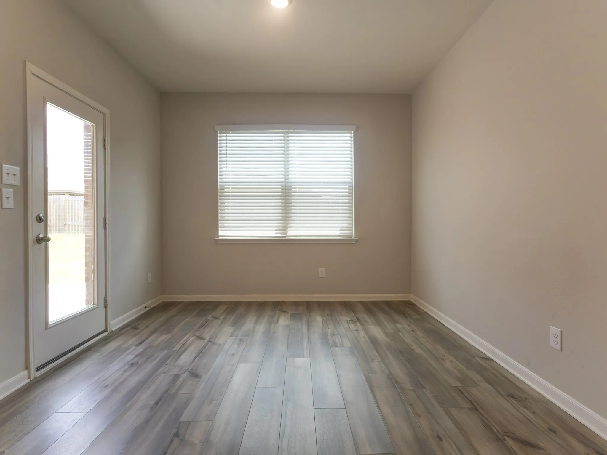 Single Family Residence For Rent in Collin County , 2100 Penaflor Drive, Anna, Texas 75409, 3 Bedroom, 2 Bathroom, 2 Garage spaces, 1,647 Sqft, built in 2021, mls#21323203, Real Estate Agent in Anna, Homes For Rent in Collin county, Homes For Rent in Anna, Realtor in Anna Texas, Real Estate Brokerage Independent Realty Texas, Luminita Cordes Realtor