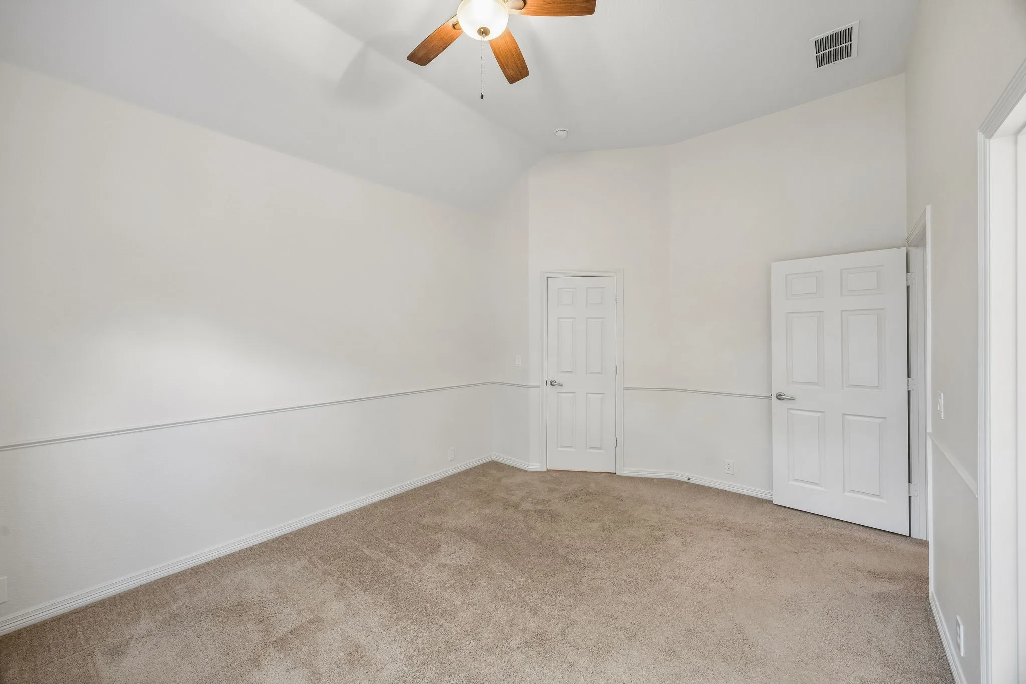 2nd floor bedroom
