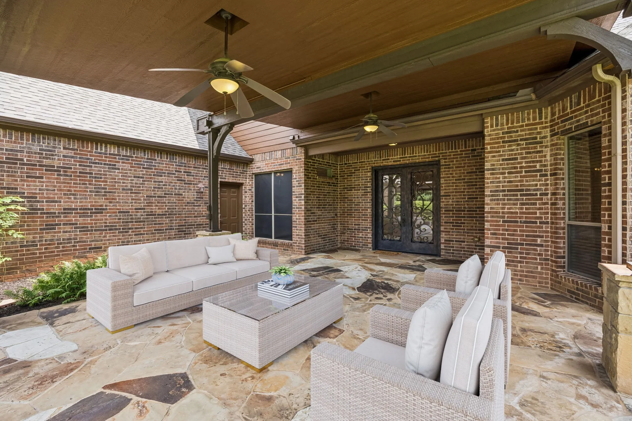 Single Family Residence For Sale in Tarrant County , 2012 Woodbine Circle, Southlake, Texas 76092, 5 Bedroom, 4 Bathroom, 3 Garage spaces, 4,603 Sqft, built in 2005, mls#21318648, Real Estate Agent in Southlake, Homes For Sale in Tarrant county, Homes For Sale in Southlake, Realtor in Southlake Texas, Real Estate Brokerage Independent Realty Texas, Luminita Cordes Realtor
