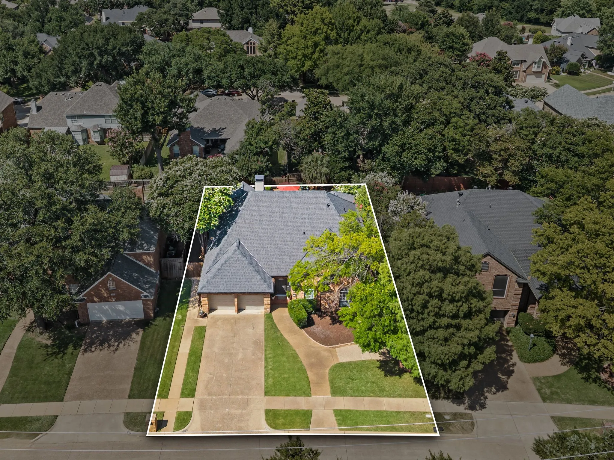 Single Family Residence For Sale in Denton County , 3312 Heather Glen Drive, Flower Mound, Texas 75028, 4 Bedroom, 2 Bathroom, 2 Garage spaces, 2,523 Sqft, built in 1988, mls#21321798, Real Estate Agent in Flower Mound, Homes For Sale in Denton county, Homes For Sale in Flower Mound, Realtor in Flower Mound Texas, Real Estate Brokerage Independent Realty Texas, Luminita Cordes Realtor
