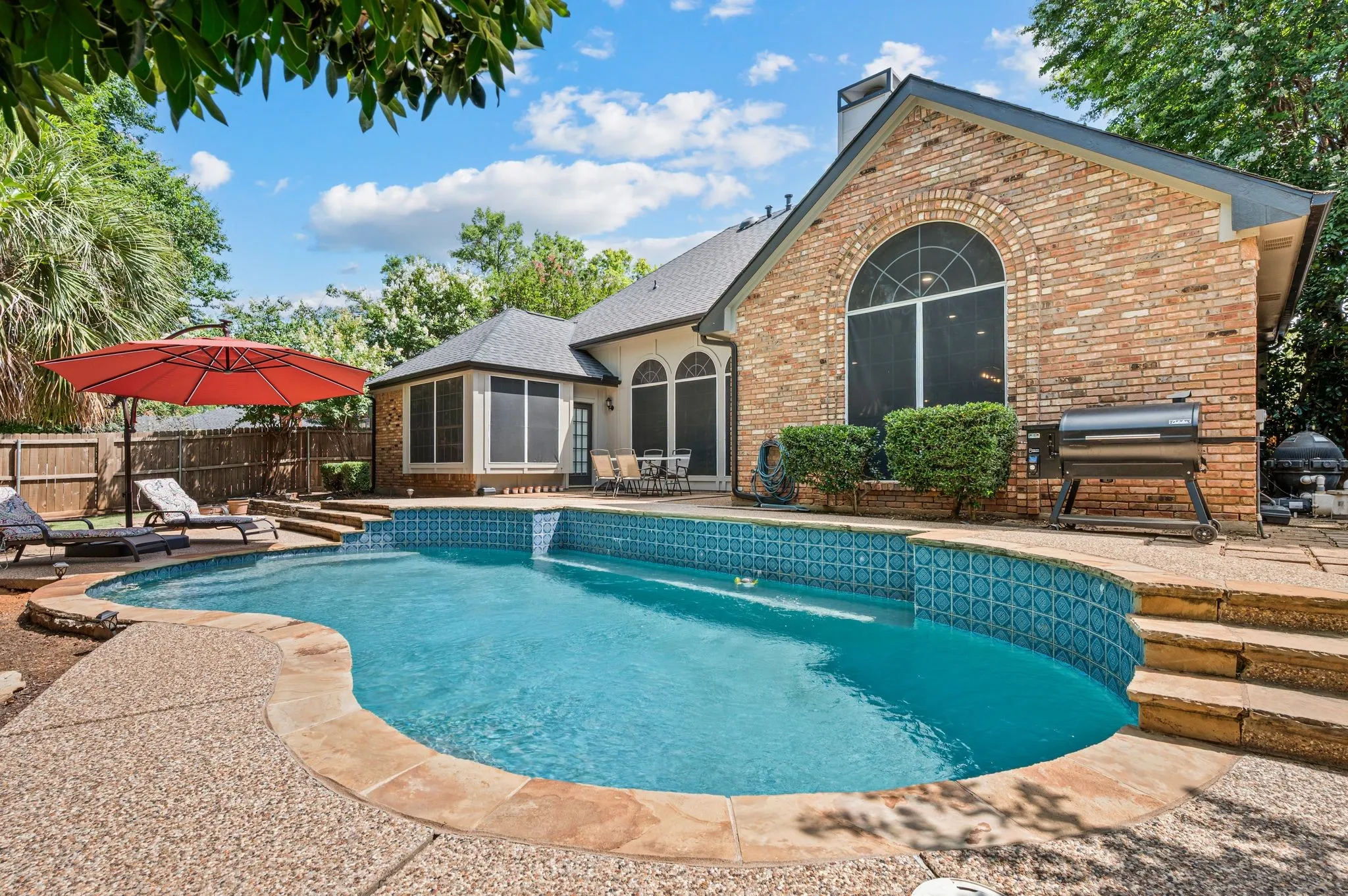 Single Family Residence For Sale in Denton County , 3312 Heather Glen Drive, Flower Mound, Texas 75028, 4 Bedroom, 2 Bathroom, 2 Garage spaces, 2,523 Sqft, built in 1988, mls#21321798, Real Estate Agent in Flower Mound, Homes For Sale in Denton county, Homes For Sale in Flower Mound, Realtor in Flower Mound Texas, Real Estate Brokerage Independent Realty Texas, Luminita Cordes Realtor