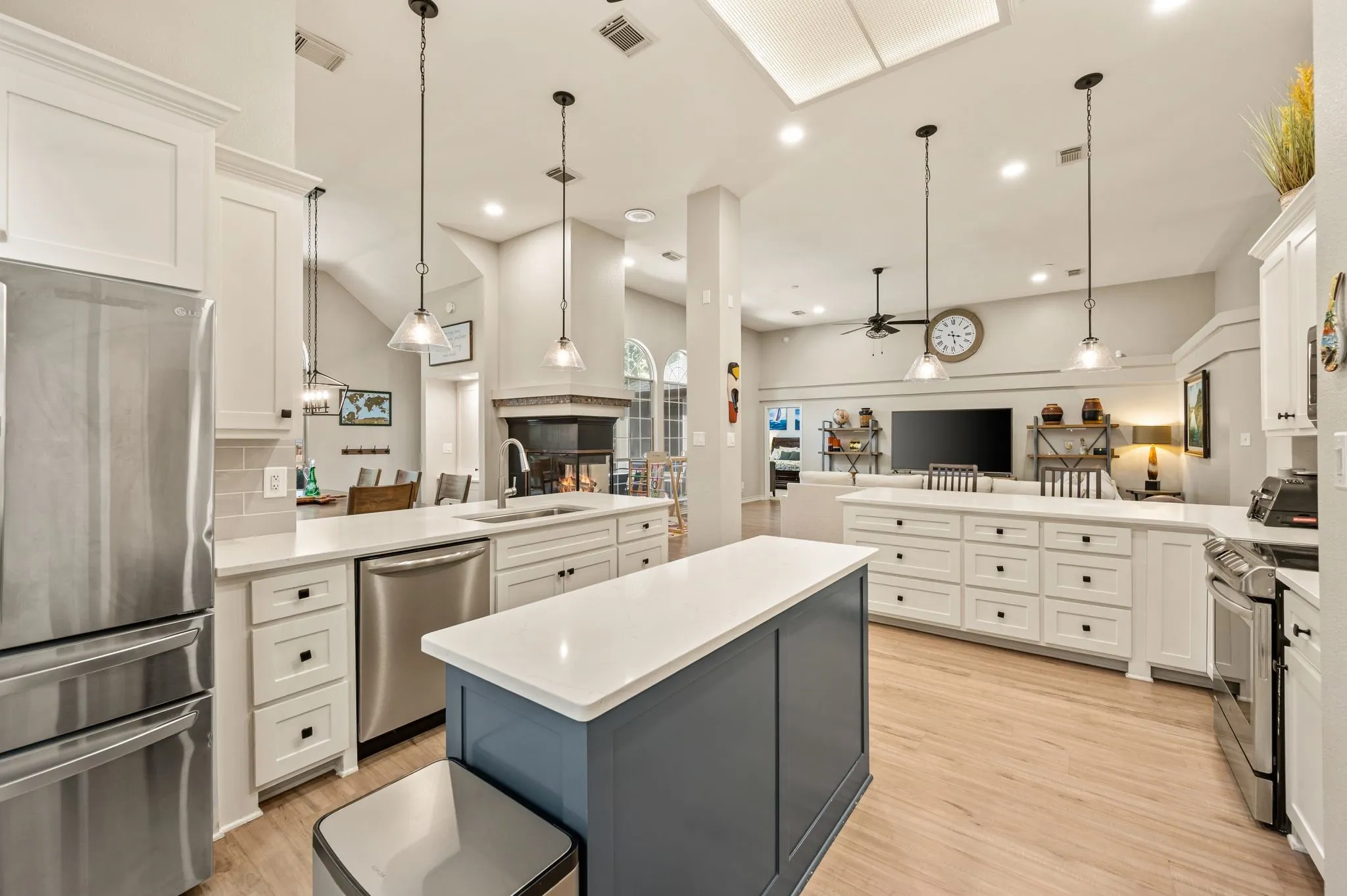 Single Family Residence For Sale in Denton County , 3312 Heather Glen Drive, Flower Mound, Texas 75028, 4 Bedroom, 2 Bathroom, 2 Garage spaces, 2,523 Sqft, built in 1988, mls#21321798, Real Estate Agent in Flower Mound, Homes For Sale in Denton county, Homes For Sale in Flower Mound, Realtor in Flower Mound Texas, Real Estate Brokerage Independent Realty Texas, Luminita Cordes Realtor