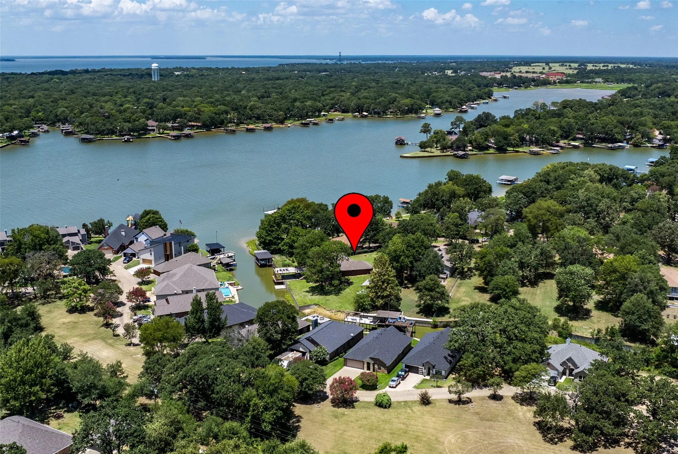 Single Family Residence For Sale in Henderson County , 111 Hickory Creek Circle, Gun Barrel City, Texas 75156, 3 Bedroom, 2 Bathroom, 2 Garage spaces, 2,094 Sqft, built in 1991, mls#21322345, Real Estate Agent in Gun Barrel City, Homes For Sale in Henderson county, Homes For Sale in Gun Barrel City, Realtor in Gun Barrel City Texas, Real Estate Brokerage Independent Realty Texas, Luminita Cordes Realtor