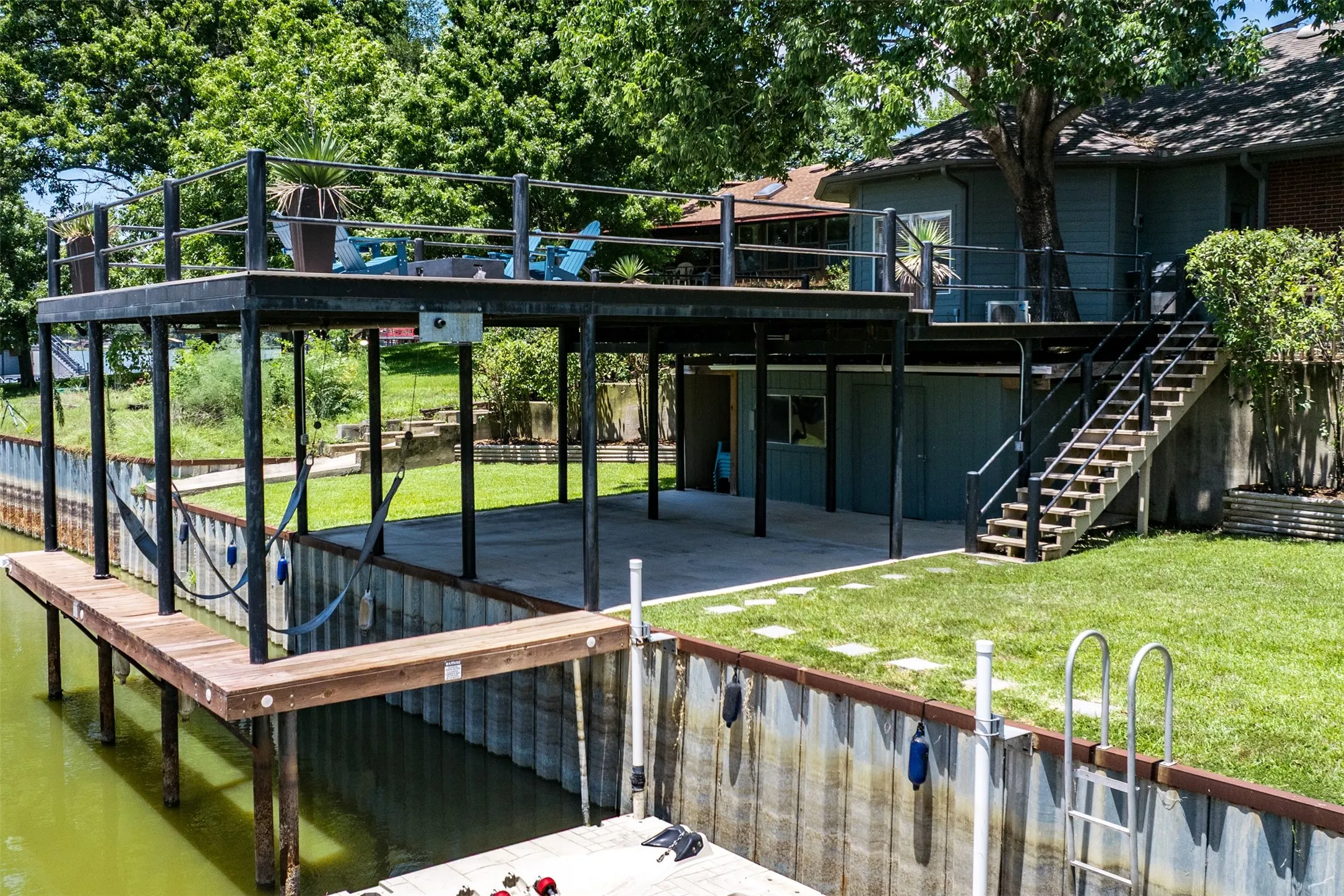 Single Family Residence For Sale in Henderson County , 111 Hickory Creek Circle, Gun Barrel City, Texas 75156, 3 Bedroom, 2 Bathroom, 2 Garage spaces, 2,094 Sqft, built in 1991, mls#21322345, Real Estate Agent in Gun Barrel City, Homes For Sale in Henderson county, Homes For Sale in Gun Barrel City, Realtor in Gun Barrel City Texas, Real Estate Brokerage Independent Realty Texas, Luminita Cordes Realtor