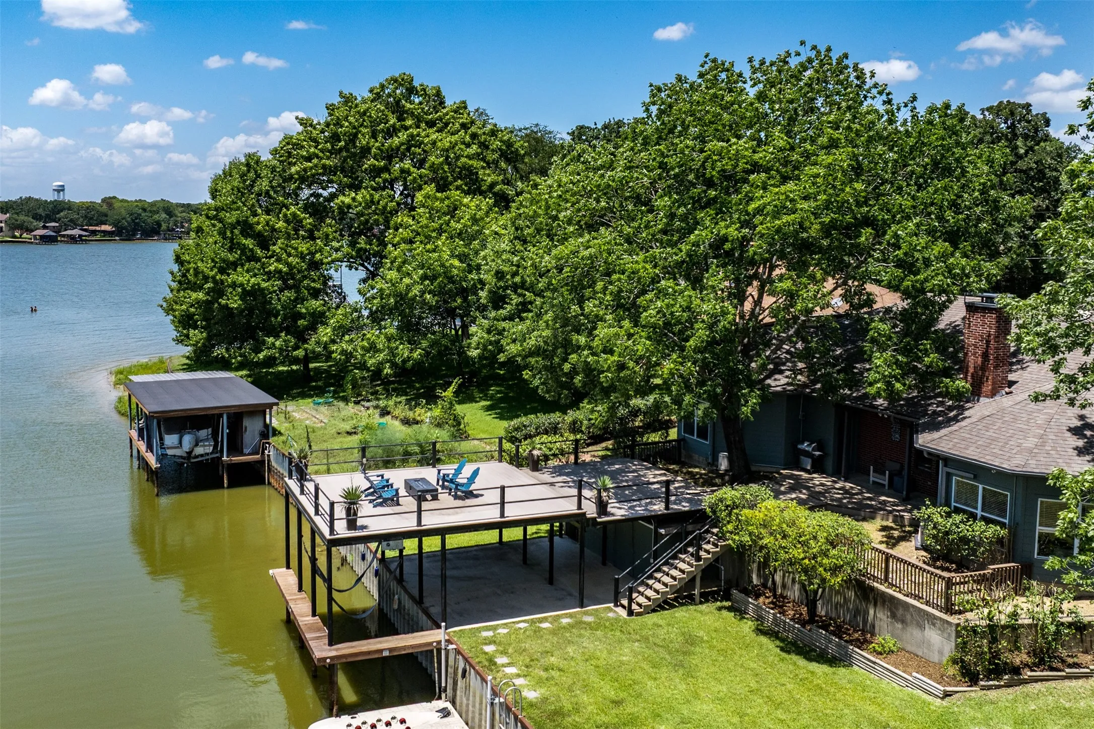 Single Family Residence For Sale in Henderson County , 111 Hickory Creek Circle, Gun Barrel City, Texas 75156, 3 Bedroom, 2 Bathroom, 2 Garage spaces, 2,094 Sqft, built in 1991, mls#21322345, Real Estate Agent in Gun Barrel City, Homes For Sale in Henderson county, Homes For Sale in Gun Barrel City, Realtor in Gun Barrel City Texas, Real Estate Brokerage Independent Realty Texas, Luminita Cordes Realtor