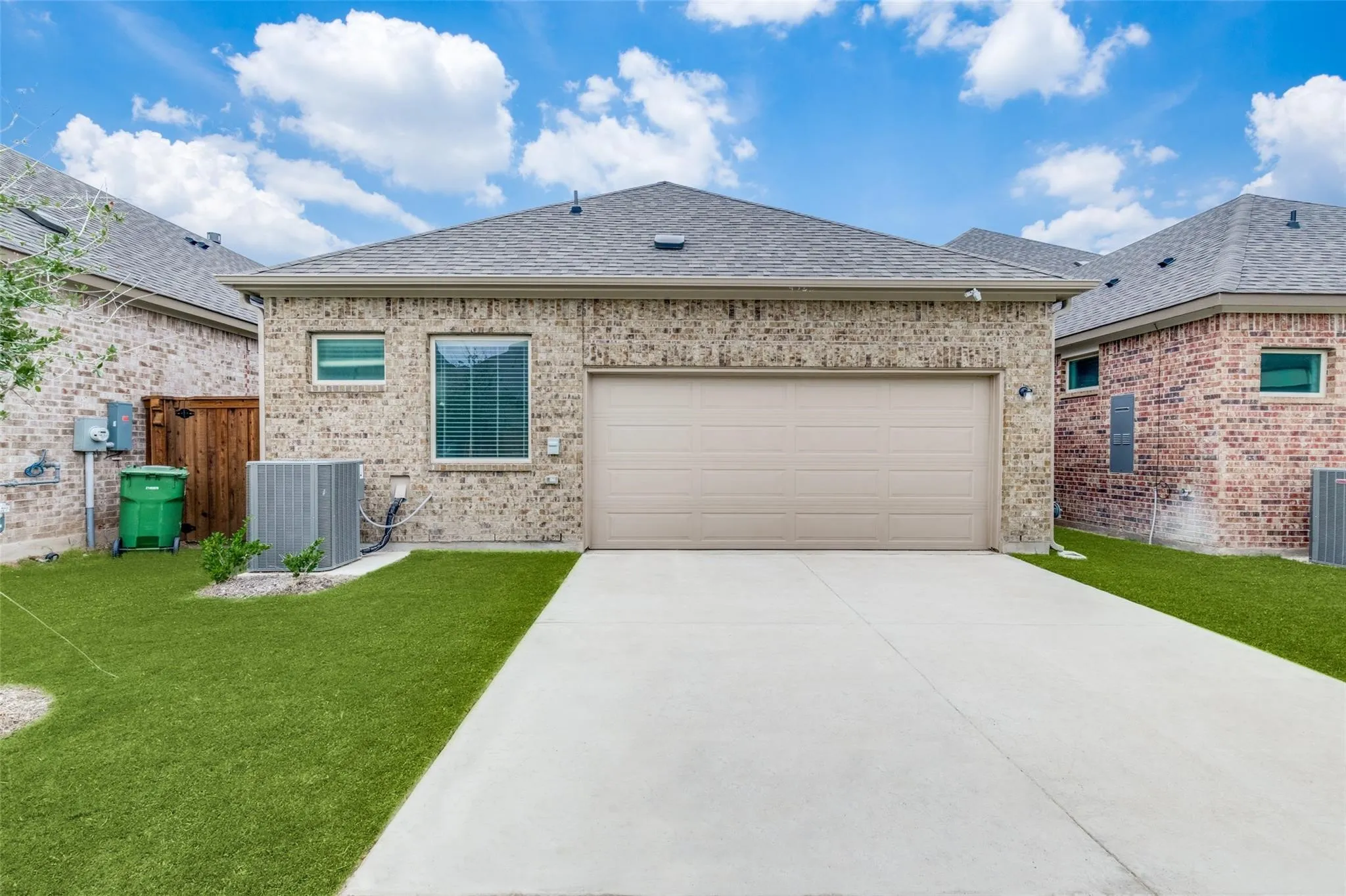 Single Family Residence For Rent in Tarrant County , 4322 Maple Bloom Drive, Arlington, Texas 76005, 3 Bedroom, 3 Bathroom, 2 Garage spaces, 2,432 Sqft, built in 2022, mls#21323220, Real Estate Agent in Arlington, Homes For Rent in Tarrant county, Homes For Rent in Arlington, Realtor in Arlington Texas, Real Estate Brokerage Independent Realty Texas, Luminita Cordes Realtor