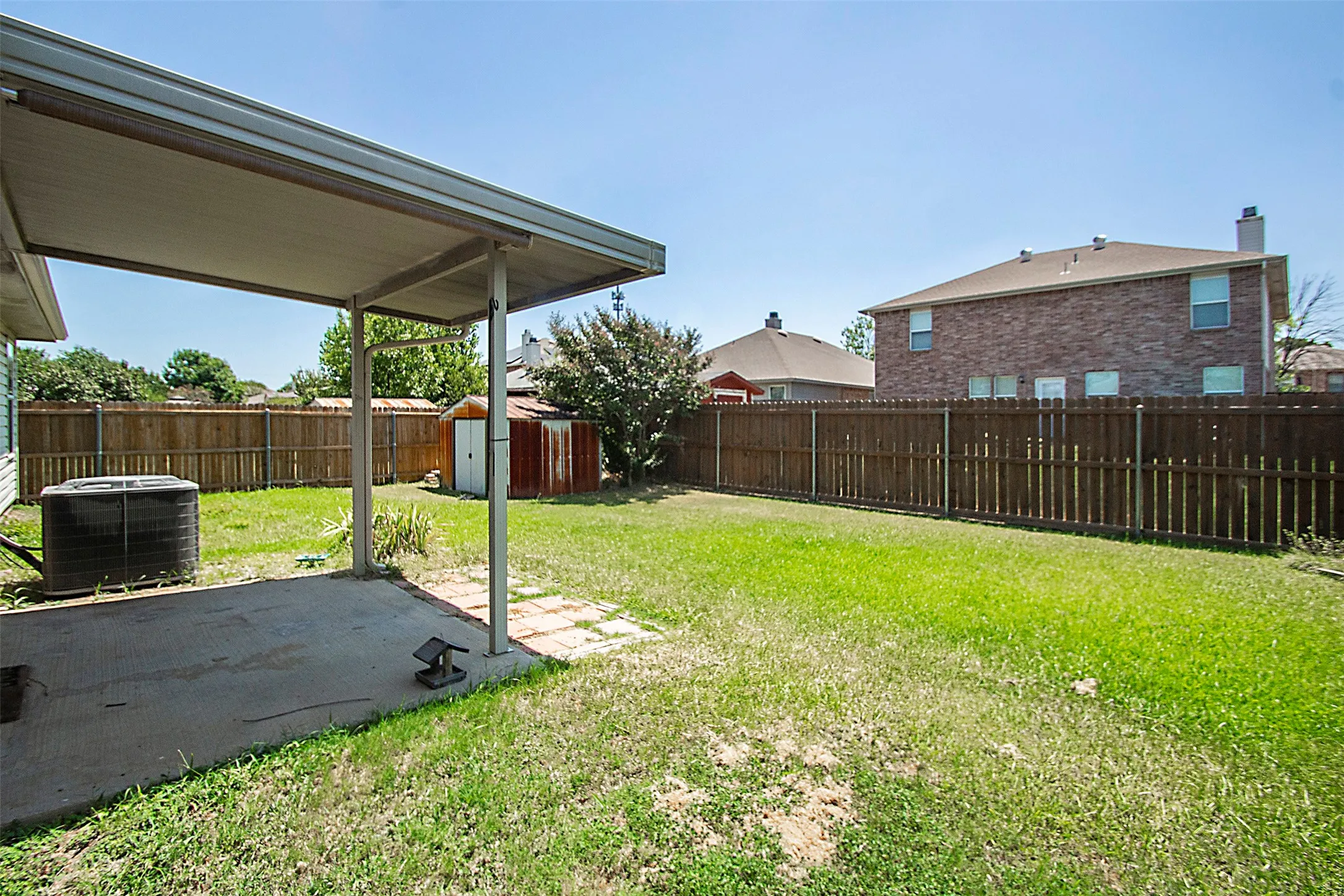 Single Family Residence For Rent in Denton County , 2812 Paddock Way, Denton, Texas 76210, 3 Bedroom, 2 Bathroom, 2 Garage spaces, 1,860 Sqft, built in 2006, mls#21321335, Real Estate Agent in Denton, Homes For Rent in Denton county, Homes For Rent in Denton, Realtor in Denton Texas, Real Estate Brokerage Independent Realty Texas, Luminita Cordes Realtor