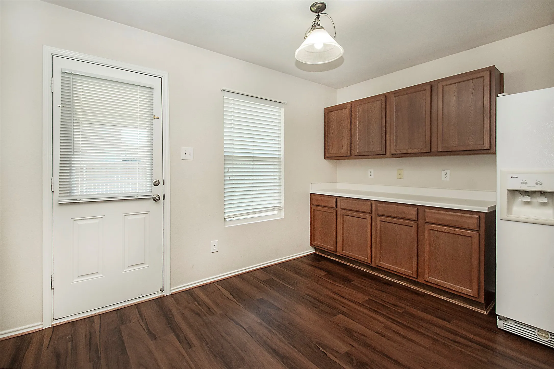 Single Family Residence For Rent in Denton County , 2812 Paddock Way, Denton, Texas 76210, 3 Bedroom, 2 Bathroom, 2 Garage spaces, 1,860 Sqft, built in 2006, mls#21321335, Real Estate Agent in Denton, Homes For Rent in Denton county, Homes For Rent in Denton, Realtor in Denton Texas, Real Estate Brokerage Independent Realty Texas, Luminita Cordes Realtor