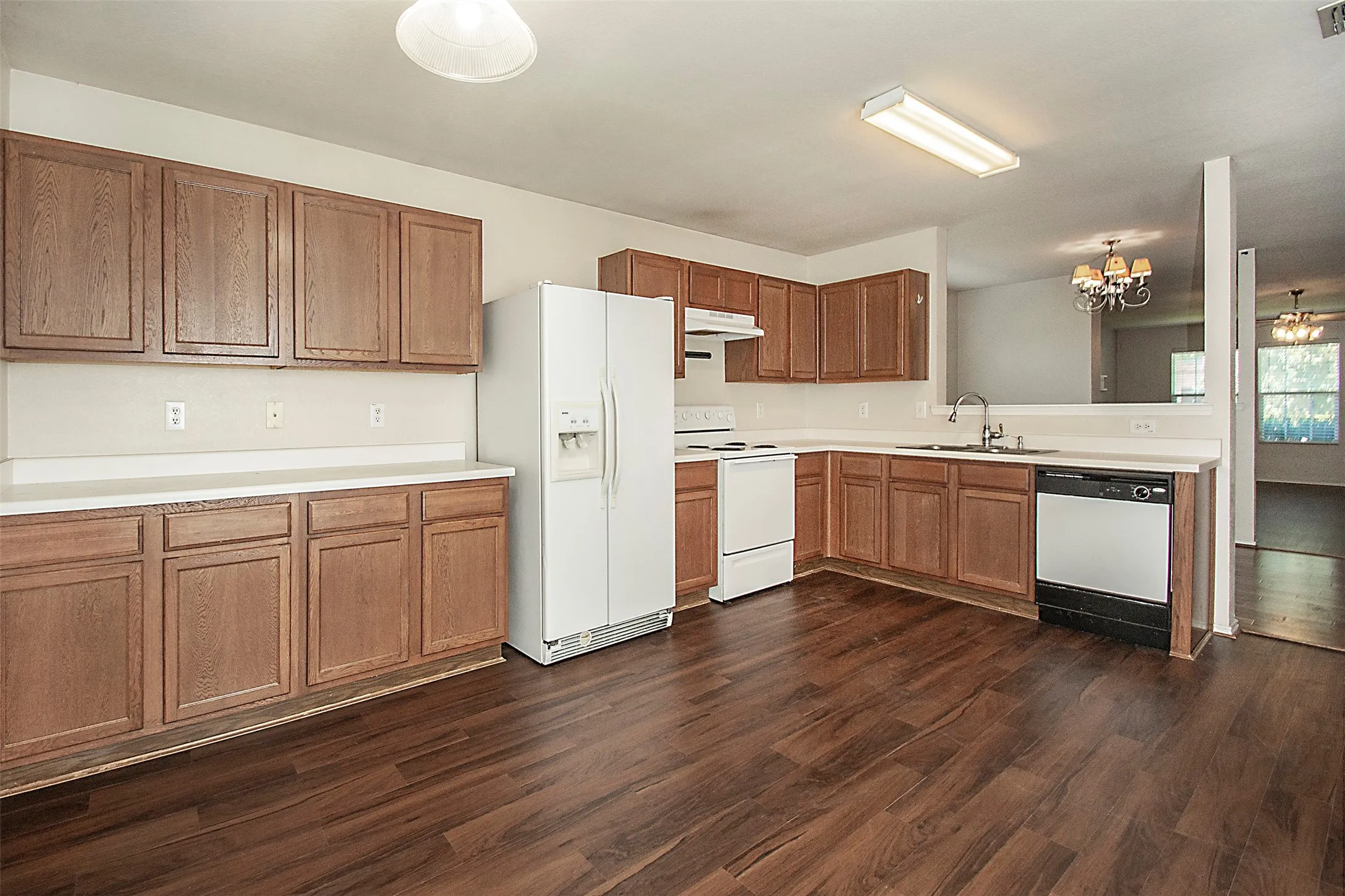 Single Family Residence For Rent in Denton County , 2812 Paddock Way, Denton, Texas 76210, 3 Bedroom, 2 Bathroom, 2 Garage spaces, 1,860 Sqft, built in 2006, mls#21321335, Real Estate Agent in Denton, Homes For Rent in Denton county, Homes For Rent in Denton, Realtor in Denton Texas, Real Estate Brokerage Independent Realty Texas, Luminita Cordes Realtor