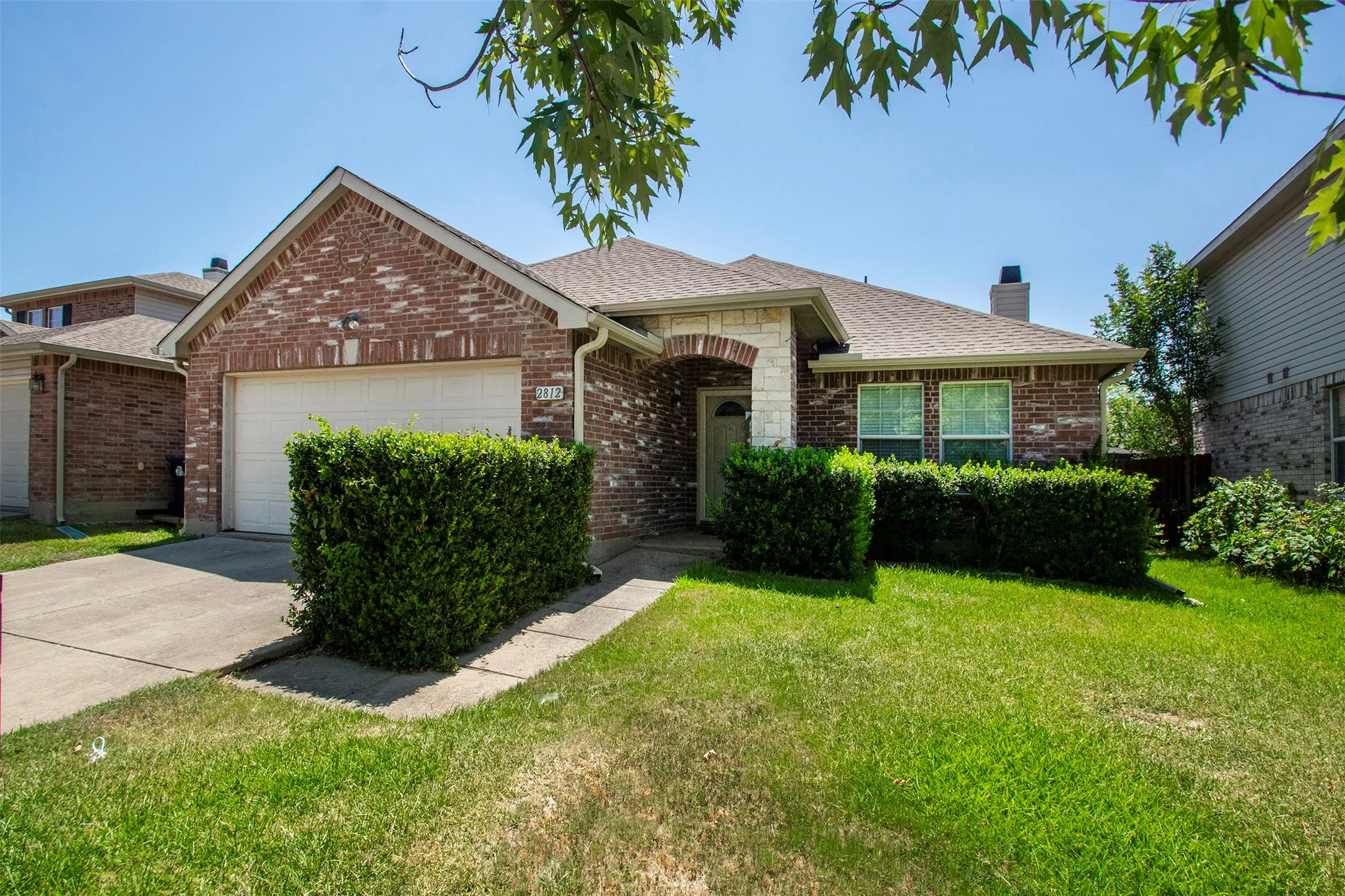 Single Family Residence For Rent in Denton County , 2812 Paddock Way, Denton, Texas 76210, 3 Bedroom, 2 Bathroom, 2 Garage spaces, 1,860 Sqft, built in 2006, mls#21321335, Real Estate Agent in Denton, Homes For Rent in Denton county, Homes For Rent in Denton, Realtor in Denton Texas, Real Estate Brokerage Independent Realty Texas, Luminita Cordes Realtor