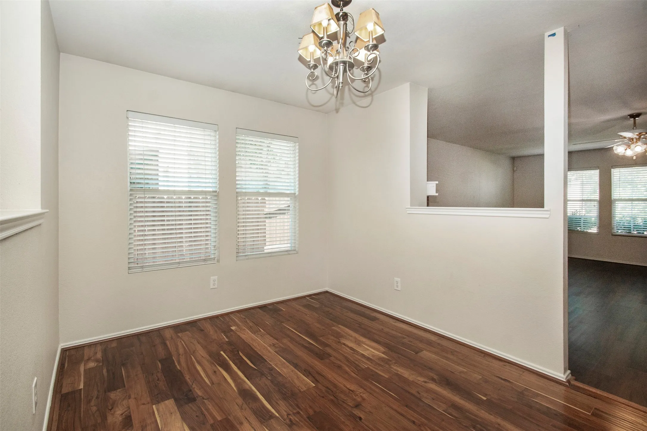 Single Family Residence For Rent in Denton County , 2812 Paddock Way, Denton, Texas 76210, 3 Bedroom, 2 Bathroom, 2 Garage spaces, 1,860 Sqft, built in 2006, mls#21321335, Real Estate Agent in Denton, Homes For Rent in Denton county, Homes For Rent in Denton, Realtor in Denton Texas, Real Estate Brokerage Independent Realty Texas, Luminita Cordes Realtor