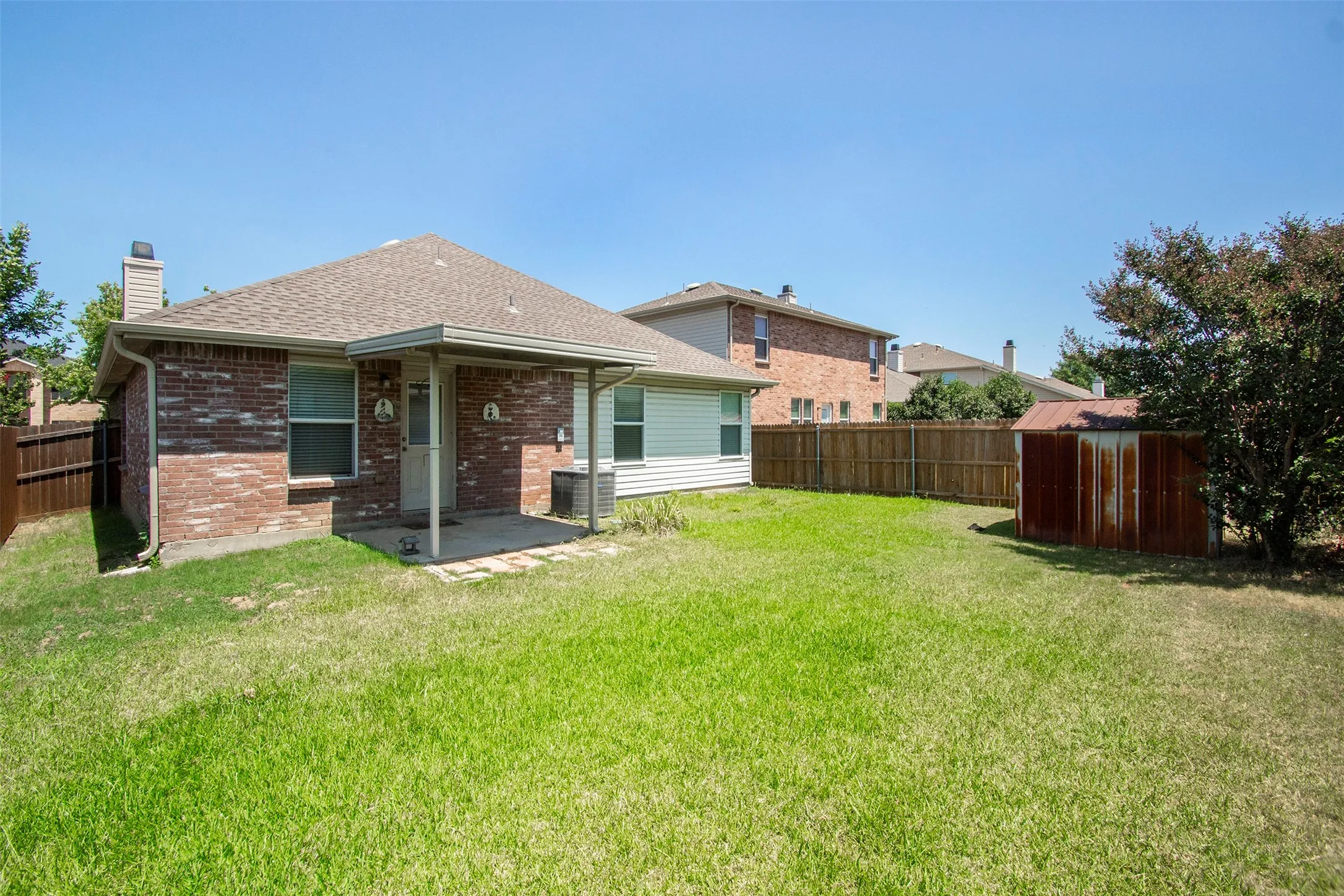 Single Family Residence For Rent in Denton County , 2812 Paddock Way, Denton, Texas 76210, 3 Bedroom, 2 Bathroom, 2 Garage spaces, 1,860 Sqft, built in 2006, mls#21321335, Real Estate Agent in Denton, Homes For Rent in Denton county, Homes For Rent in Denton, Realtor in Denton Texas, Real Estate Brokerage Independent Realty Texas, Luminita Cordes Realtor