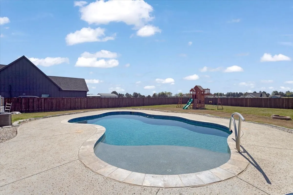 Single Family Residence For Sale in Lamar County , 6514 Old Clarksville Road, Reno, Texas 75462, 3 Bedroom, 2 Bathroom, 2 Garage spaces, 1,916 Sqft, built in 2023, mls#21323223, Real Estate Agent in Reno, Homes For Sale in Lamar county, Homes For Sale in Reno, Realtor in Reno Texas, Real Estate Brokerage Independent Realty Texas, Luminita Cordes Realtor