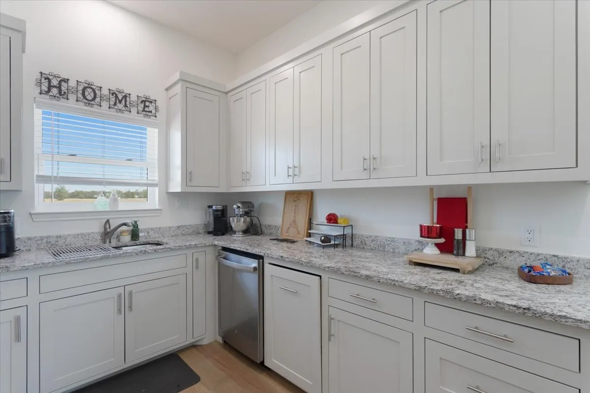 Single Family Residence For Sale in Lamar County , 6514 Old Clarksville Road, Reno, Texas 75462, 3 Bedroom, 2 Bathroom, 2 Garage spaces, 1,916 Sqft, built in 2023, mls#21323223, Real Estate Agent in Reno, Homes For Sale in Lamar county, Homes For Sale in Reno, Realtor in Reno Texas, Real Estate Brokerage Independent Realty Texas, Luminita Cordes Realtor