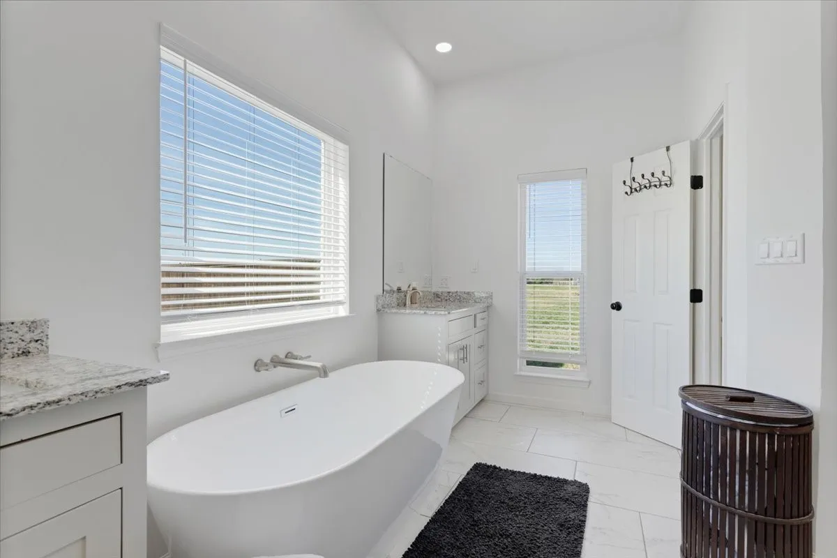 Single Family Residence For Sale in Lamar County , 6514 Old Clarksville Road, Reno, Texas 75462, 3 Bedroom, 2 Bathroom, 2 Garage spaces, 1,916 Sqft, built in 2023, mls#21323223, Real Estate Agent in Reno, Homes For Sale in Lamar county, Homes For Sale in Reno, Realtor in Reno Texas, Real Estate Brokerage Independent Realty Texas, Luminita Cordes Realtor