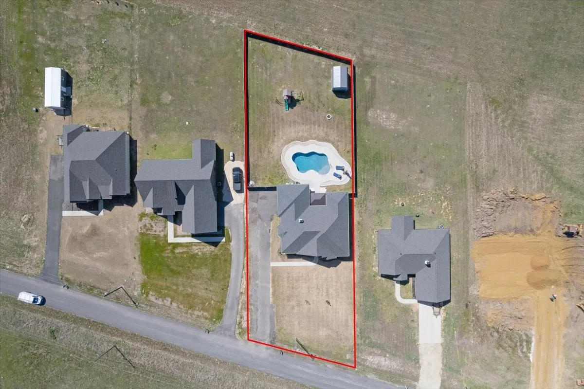 Single Family Residence For Sale in Lamar County , 6514 Old Clarksville Road, Reno, Texas 75462, 3 Bedroom, 2 Bathroom, 2 Garage spaces, 1,916 Sqft, built in 2023, mls#21323223, Real Estate Agent in Reno, Homes For Sale in Lamar county, Homes For Sale in Reno, Realtor in Reno Texas, Real Estate Brokerage Independent Realty Texas, Luminita Cordes Realtor