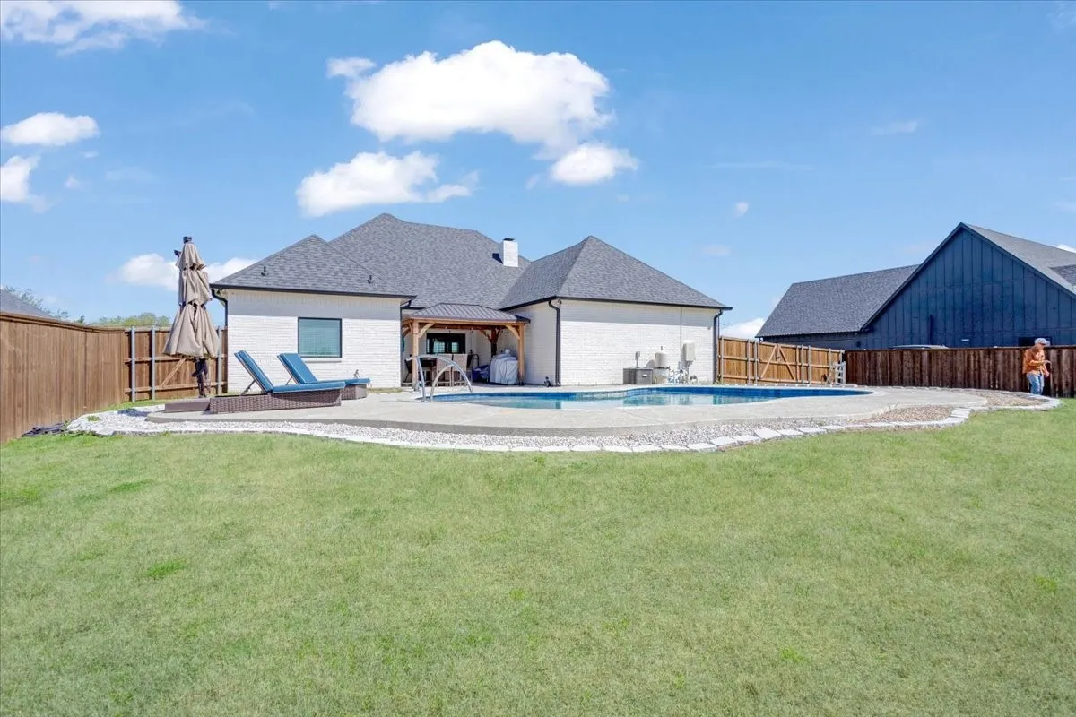 Single Family Residence For Sale in Lamar County , 6514 Old Clarksville Road, Reno, Texas 75462, 3 Bedroom, 2 Bathroom, 2 Garage spaces, 1,916 Sqft, built in 2023, mls#21323223, Real Estate Agent in Reno, Homes For Sale in Lamar county, Homes For Sale in Reno, Realtor in Reno Texas, Real Estate Brokerage Independent Realty Texas, Luminita Cordes Realtor