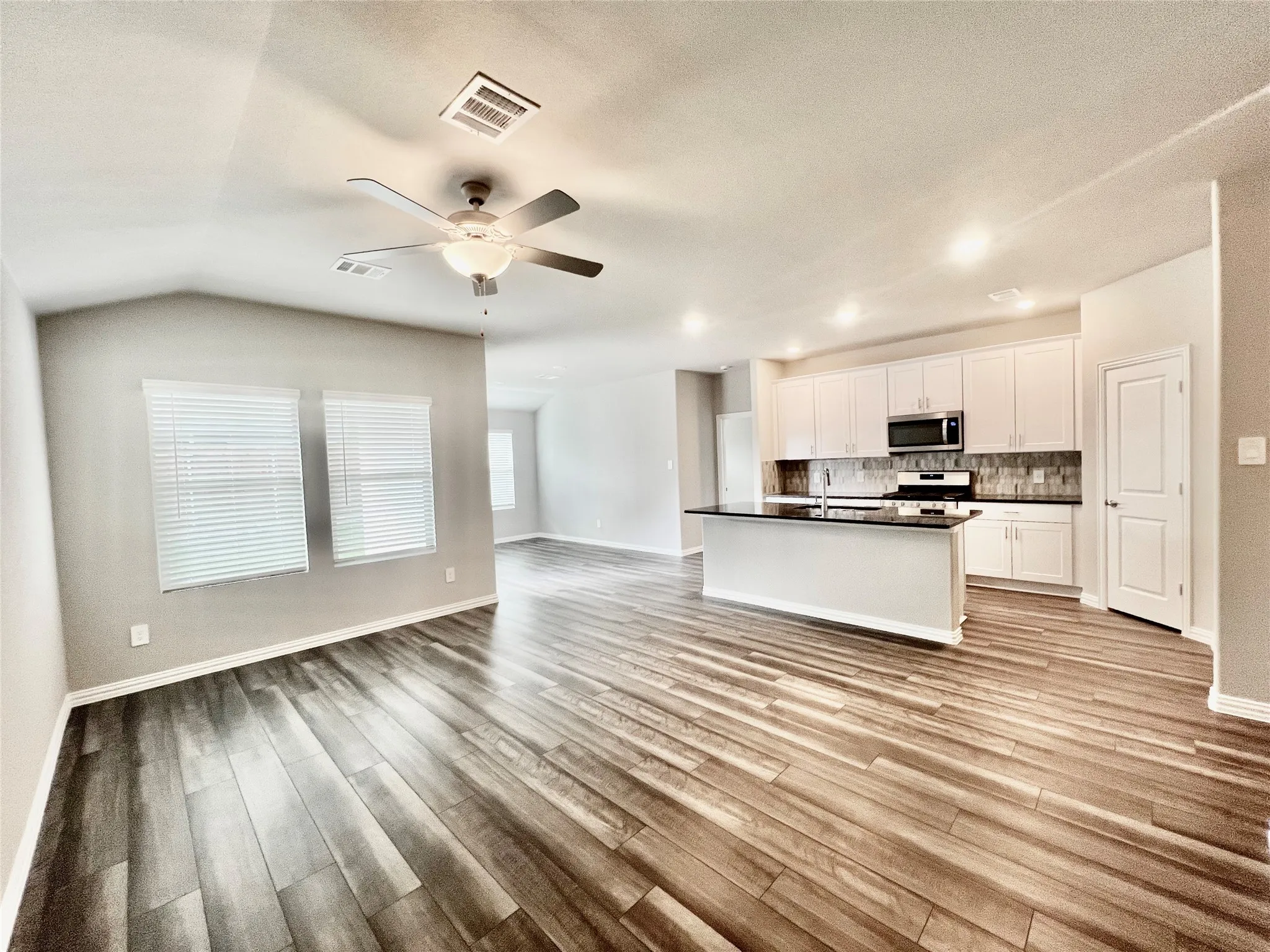 Single Family Residence For Rent in Kaufman County , 2378 Aspen Hill Drive, Forney, Texas 75126, 4 Bedrooms, 2 Bathrooms, 2 Garage spaces, 1,731 Sqft, built in 2024, Price $2,500, mls#21323240, Real Estate Agent in Forney, Homes For Rent in Kaufman county, Homes For Rent in Forney, Realtor in Forney Texas, Real Estate Brokerage Independent Realty Texas, Luminita Cordes Realtor