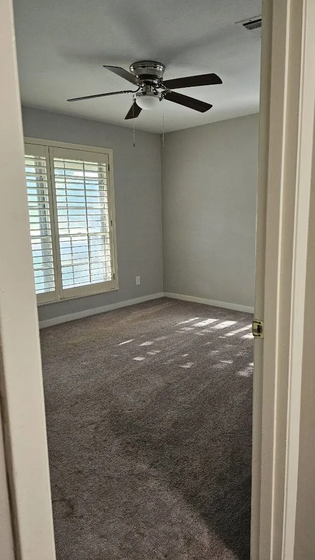 Single Family Residence For Rent in Tarrant County , 5660 Conlin Drive, Fort Worth, Texas 76134, 3 Bedroom, 2 Bathroom, 2 Garage spaces, 1,676 Sqft, built in 1966, mls#21323244, Real Estate Agent in Fort Worth, Homes For Rent in Tarrant county, Homes For Rent in Fort Worth, Realtor in Fort Worth Texas, Real Estate Brokerage Independent Realty Texas, Luminita Cordes Realtor