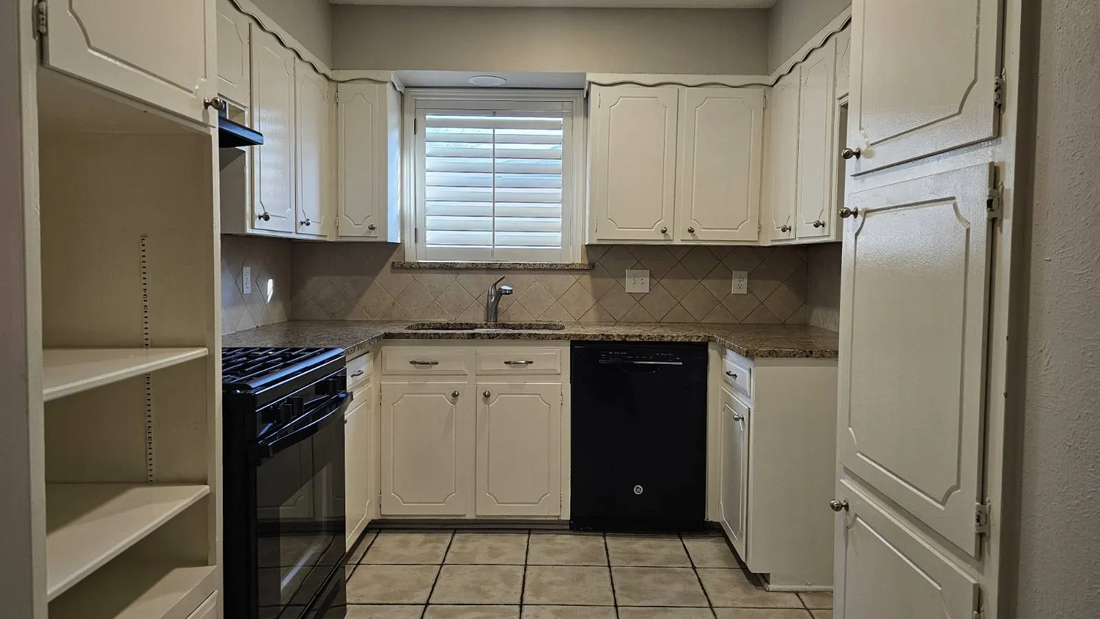 Single Family Residence For Rent in Tarrant County , 5660 Conlin Drive, Fort Worth, Texas 76134, 3 Bedroom, 2 Bathroom, 2 Garage spaces, 1,676 Sqft, built in 1966, mls#21323244, Real Estate Agent in Fort Worth, Homes For Rent in Tarrant county, Homes For Rent in Fort Worth, Realtor in Fort Worth Texas, Real Estate Brokerage Independent Realty Texas, Luminita Cordes Realtor