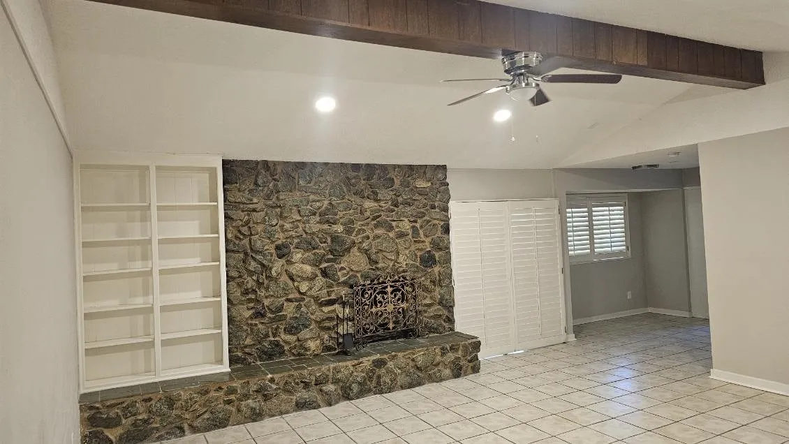 Single Family Residence For Rent in Tarrant County , 5660 Conlin Drive, Fort Worth, Texas 76134, 3 Bedroom, 2 Bathroom, 2 Garage spaces, 1,676 Sqft, built in 1966, mls#21323244, Real Estate Agent in Fort Worth, Homes For Rent in Tarrant county, Homes For Rent in Fort Worth, Realtor in Fort Worth Texas, Real Estate Brokerage Independent Realty Texas, Luminita Cordes Realtor