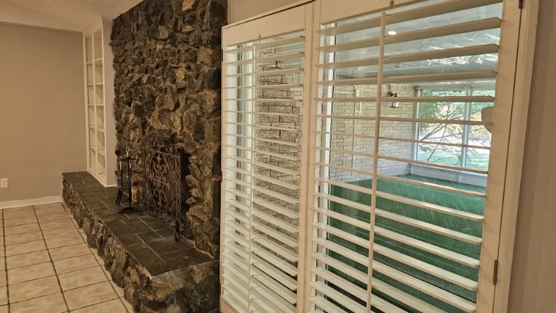 Single Family Residence For Rent in Tarrant County , 5660 Conlin Drive, Fort Worth, Texas 76134, 3 Bedroom, 2 Bathroom, 2 Garage spaces, 1,676 Sqft, built in 1966, mls#21323244, Real Estate Agent in Fort Worth, Homes For Rent in Tarrant county, Homes For Rent in Fort Worth, Realtor in Fort Worth Texas, Real Estate Brokerage Independent Realty Texas, Luminita Cordes Realtor