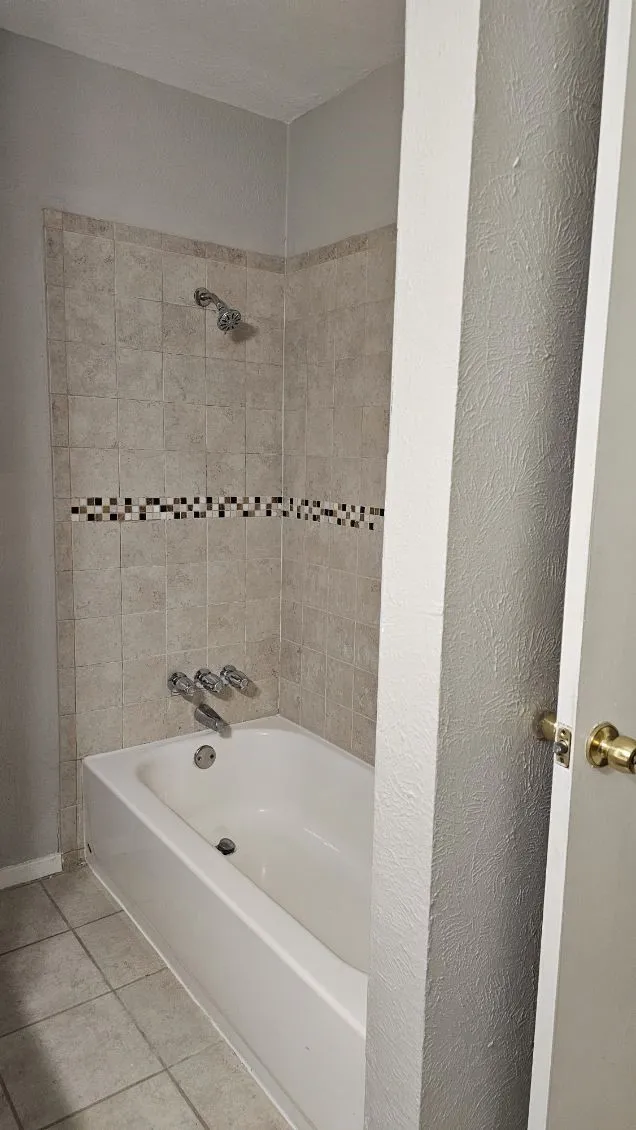 Single Family Residence For Rent in Tarrant County , 5660 Conlin Drive, Fort Worth, Texas 76134, 3 Bedroom, 2 Bathroom, 2 Garage spaces, 1,676 Sqft, built in 1966, mls#21323244, Real Estate Agent in Fort Worth, Homes For Rent in Tarrant county, Homes For Rent in Fort Worth, Realtor in Fort Worth Texas, Real Estate Brokerage Independent Realty Texas, Luminita Cordes Realtor