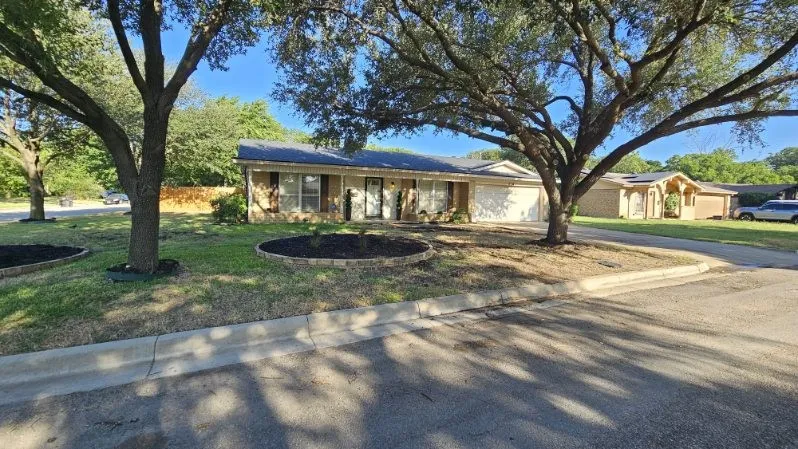Single Family Residence For Rent in Tarrant County , 5660 Conlin Drive, Fort Worth, Texas 76134, 3 Bedroom, 2 Bathroom, 2 Garage spaces, 1,676 Sqft, built in 1966, mls#21323244, Real Estate Agent in Fort Worth, Homes For Rent in Tarrant county, Homes For Rent in Fort Worth, Realtor in Fort Worth Texas, Real Estate Brokerage Independent Realty Texas, Luminita Cordes Realtor