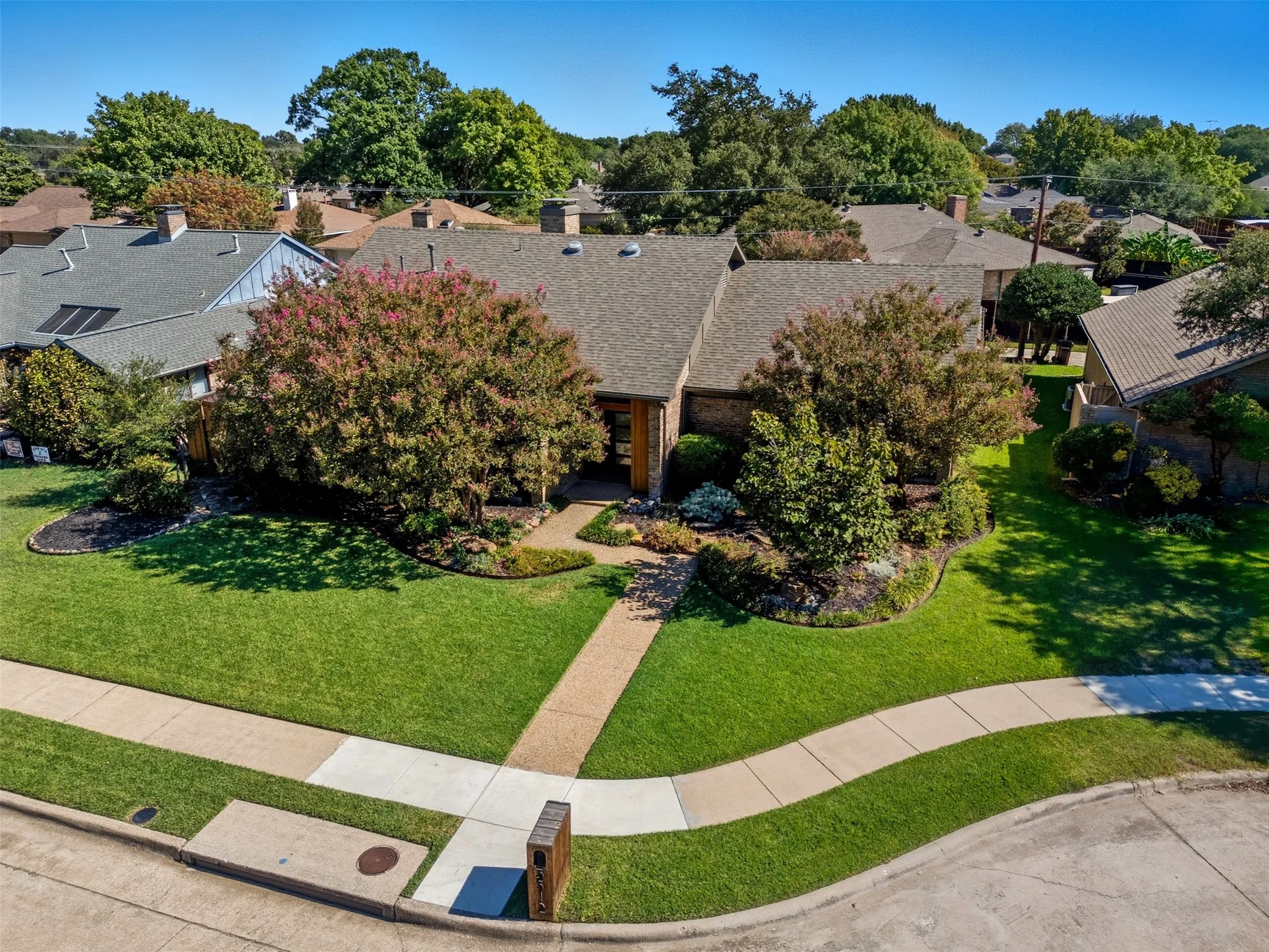 Single Family Residence For Sale in Collin County , 3512 Bender Trail, Plano, Texas 75075, 4 Bedroom, 3 Bathroom, 2 Garage spaces, 2,414 Sqft, built in 1980, mls#21319373, Real Estate Agent in Plano, Homes For Sale in Collin county, Homes For Sale in Plano, Realtor in Plano Texas, Real Estate Brokerage Independent Realty Texas, Luminita Cordes Realtor