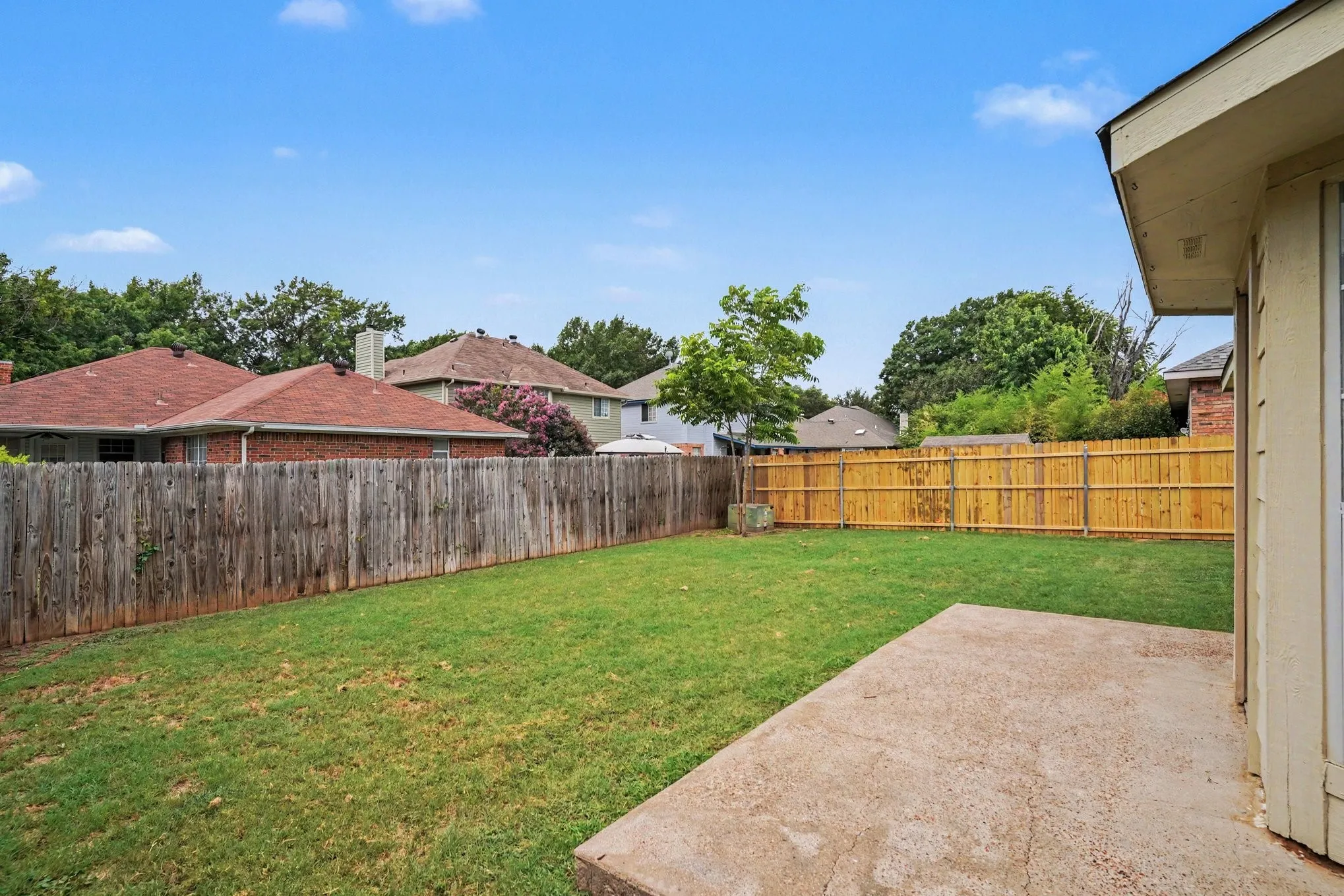 Single Family Residence For Sale in Tarrant County , 8844 Mystic Trail, Fort Worth, Texas 76118, 3 Bedroom, 2 Bathroom, 2 Garage spaces, 1,510 Sqft, built in 1987, mls#21301955, Real Estate Agent in Fort Worth, Homes For Sale in Tarrant county, Homes For Sale in Fort Worth, Realtor in Fort Worth Texas, Real Estate Brokerage Independent Realty Texas, Luminita Cordes Realtor