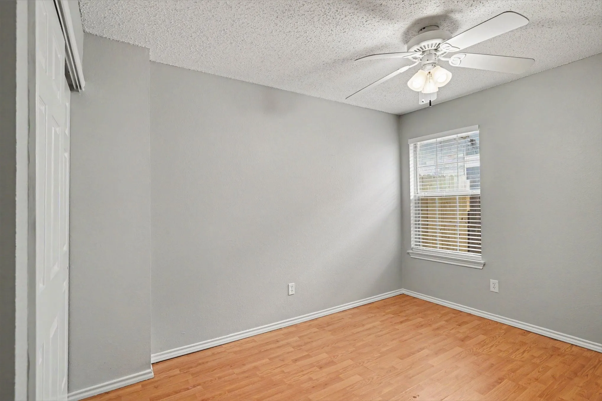 Single Family Residence For Sale in Tarrant County , 8844 Mystic Trail, Fort Worth, Texas 76118, 3 Bedroom, 2 Bathroom, 2 Garage spaces, 1,510 Sqft, built in 1987, mls#21301955, Real Estate Agent in Fort Worth, Homes For Sale in Tarrant county, Homes For Sale in Fort Worth, Realtor in Fort Worth Texas, Real Estate Brokerage Independent Realty Texas, Luminita Cordes Realtor