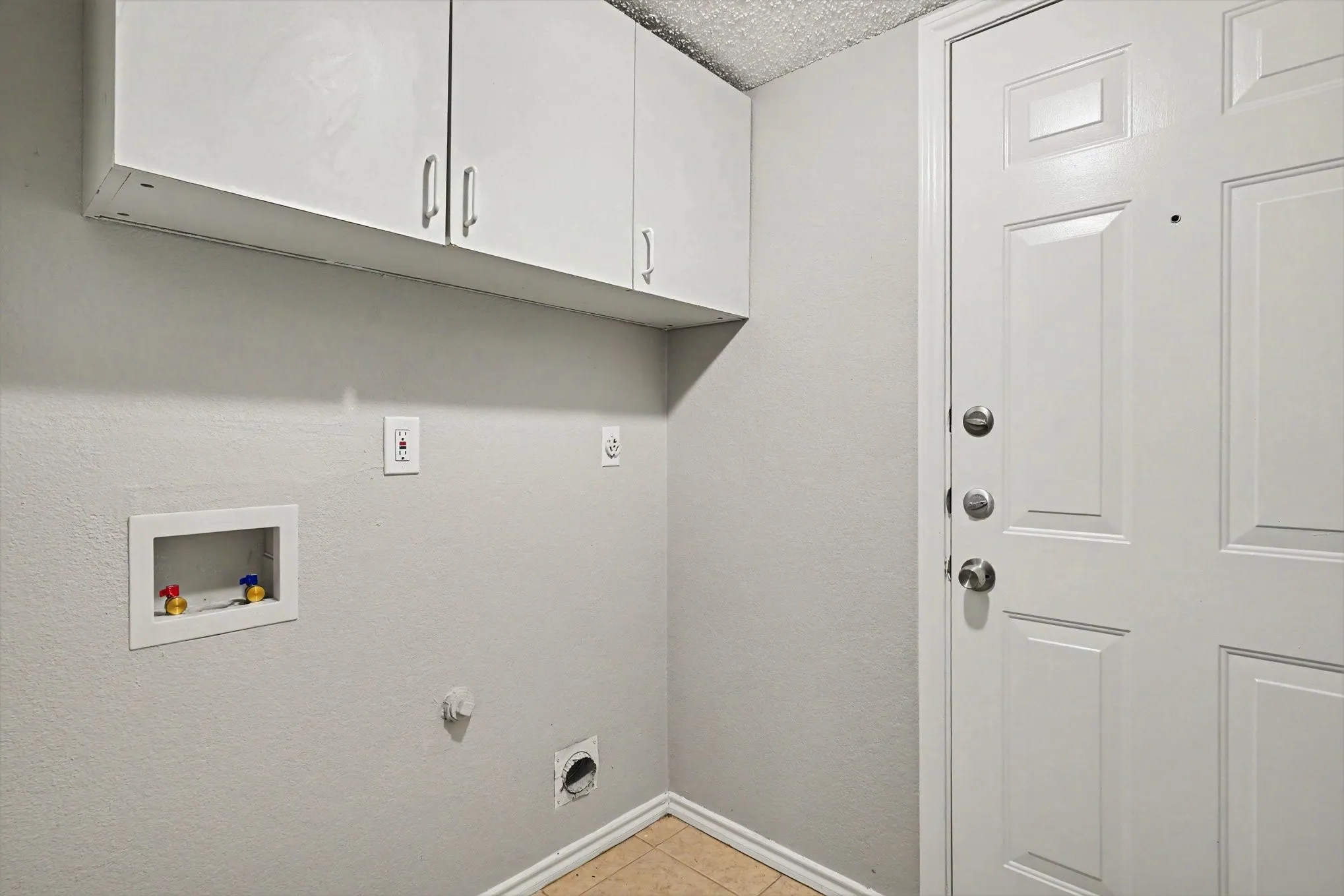 Single Family Residence For Sale in Tarrant County , 8844 Mystic Trail, Fort Worth, Texas 76118, 3 Bedroom, 2 Bathroom, 2 Garage spaces, 1,510 Sqft, built in 1987, mls#21301955, Real Estate Agent in Fort Worth, Homes For Sale in Tarrant county, Homes For Sale in Fort Worth, Realtor in Fort Worth Texas, Real Estate Brokerage Independent Realty Texas, Luminita Cordes Realtor
