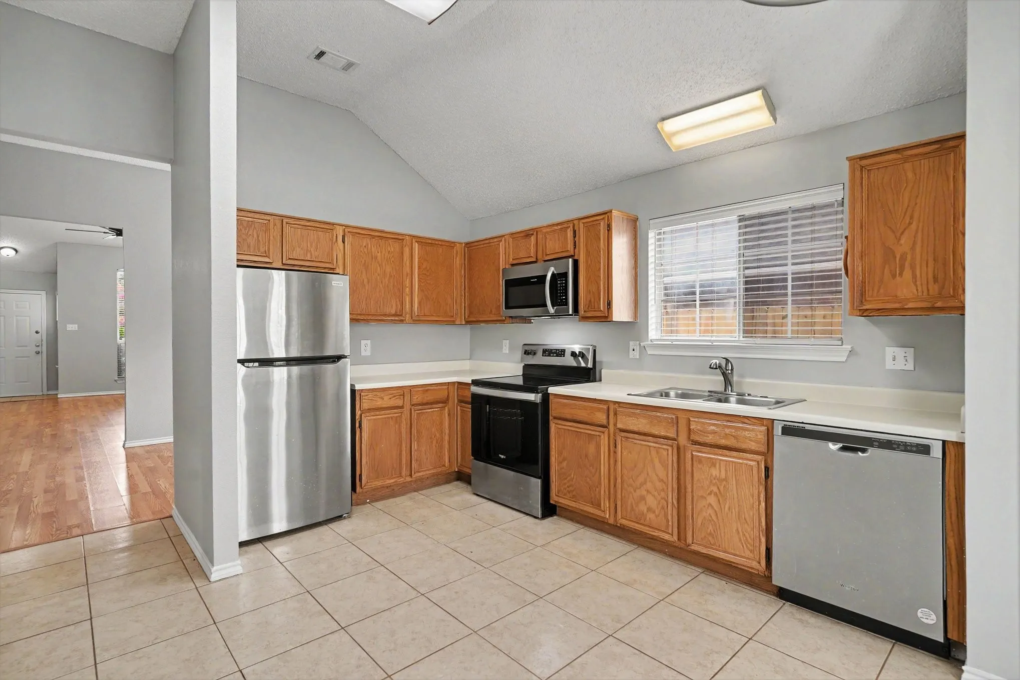 Single Family Residence For Sale in Tarrant County , 8844 Mystic Trail, Fort Worth, Texas 76118, 3 Bedroom, 2 Bathroom, 2 Garage spaces, 1,510 Sqft, built in 1987, mls#21301955, Real Estate Agent in Fort Worth, Homes For Sale in Tarrant county, Homes For Sale in Fort Worth, Realtor in Fort Worth Texas, Real Estate Brokerage Independent Realty Texas, Luminita Cordes Realtor