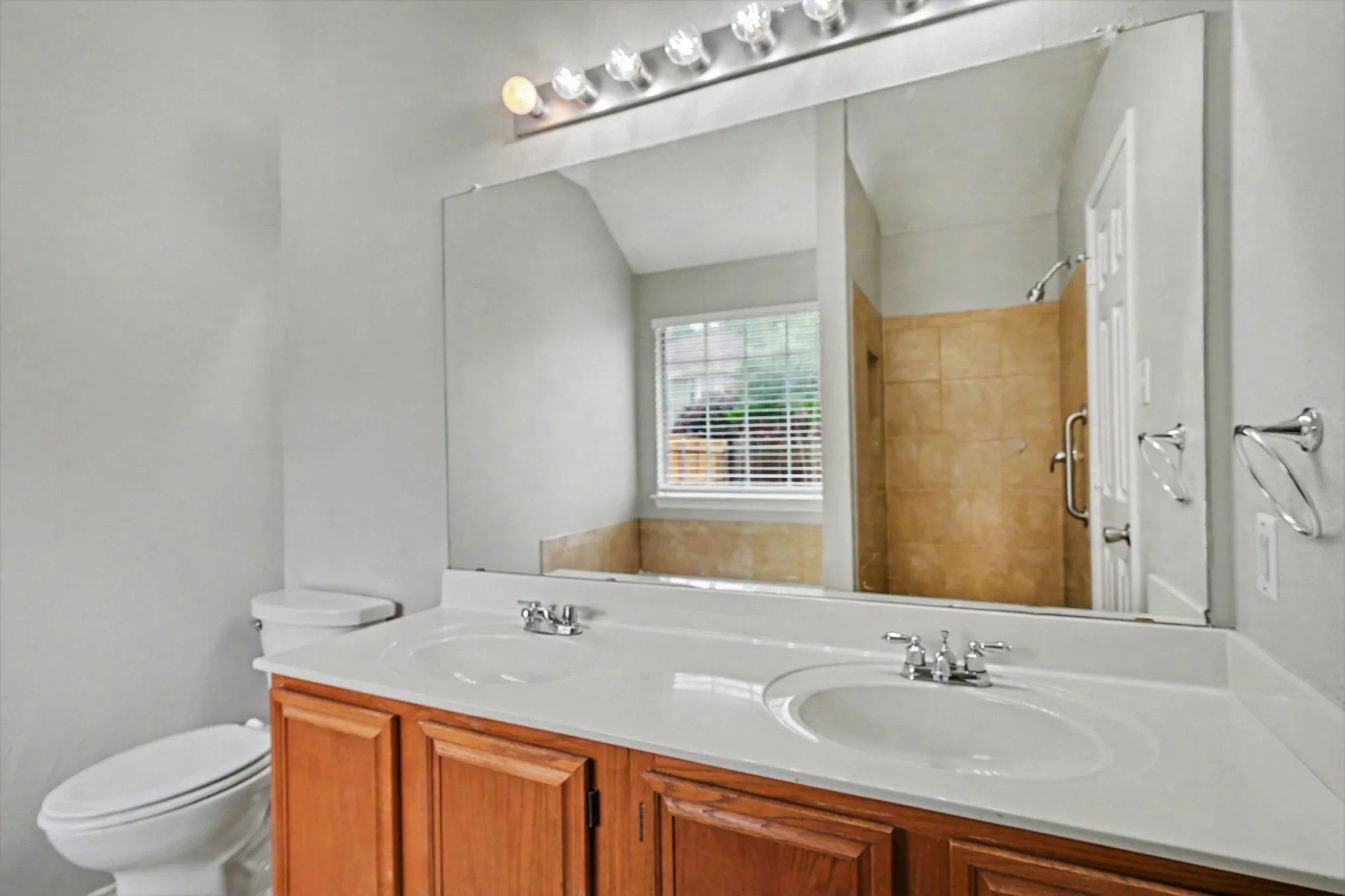Single Family Residence For Sale in Tarrant County , 8844 Mystic Trail, Fort Worth, Texas 76118, 3 Bedroom, 2 Bathroom, 2 Garage spaces, 1,510 Sqft, built in 1987, mls#21301955, Real Estate Agent in Fort Worth, Homes For Sale in Tarrant county, Homes For Sale in Fort Worth, Realtor in Fort Worth Texas, Real Estate Brokerage Independent Realty Texas, Luminita Cordes Realtor
