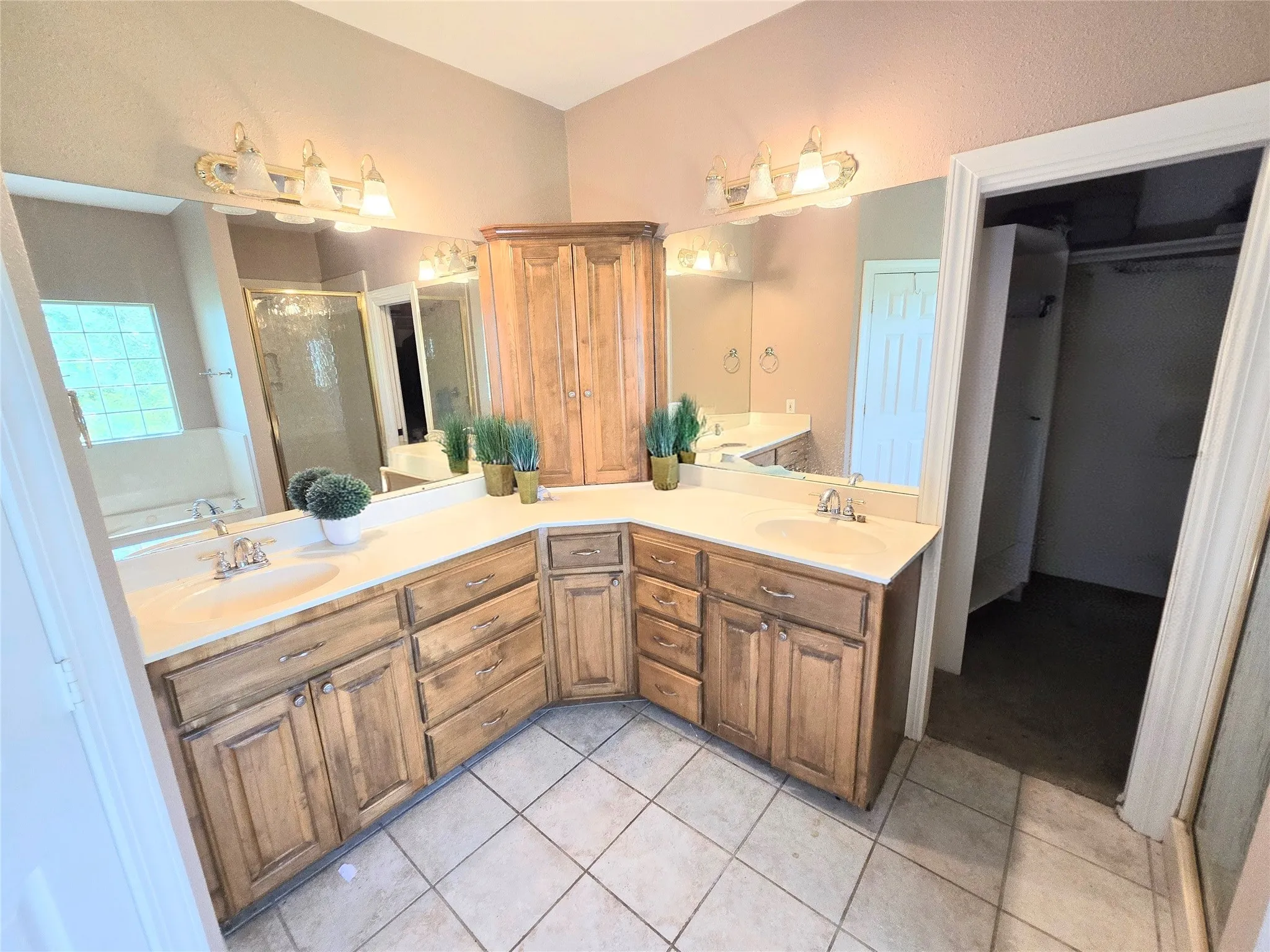 Single Family Residence For Sale in Harrison County , 3952 Fm 451, Waskom, Texas 75692, 4 Bedroom, 4 Bathroom, 2 Garage spaces, 2,952 Sqft, built in 2001, mls#21321485, Real Estate Agent in Waskom, Homes For Sale in Harrison county, Homes For Sale in Waskom, Realtor in Waskom Texas, Real Estate Brokerage Independent Realty Texas, Luminita Cordes Realtor
