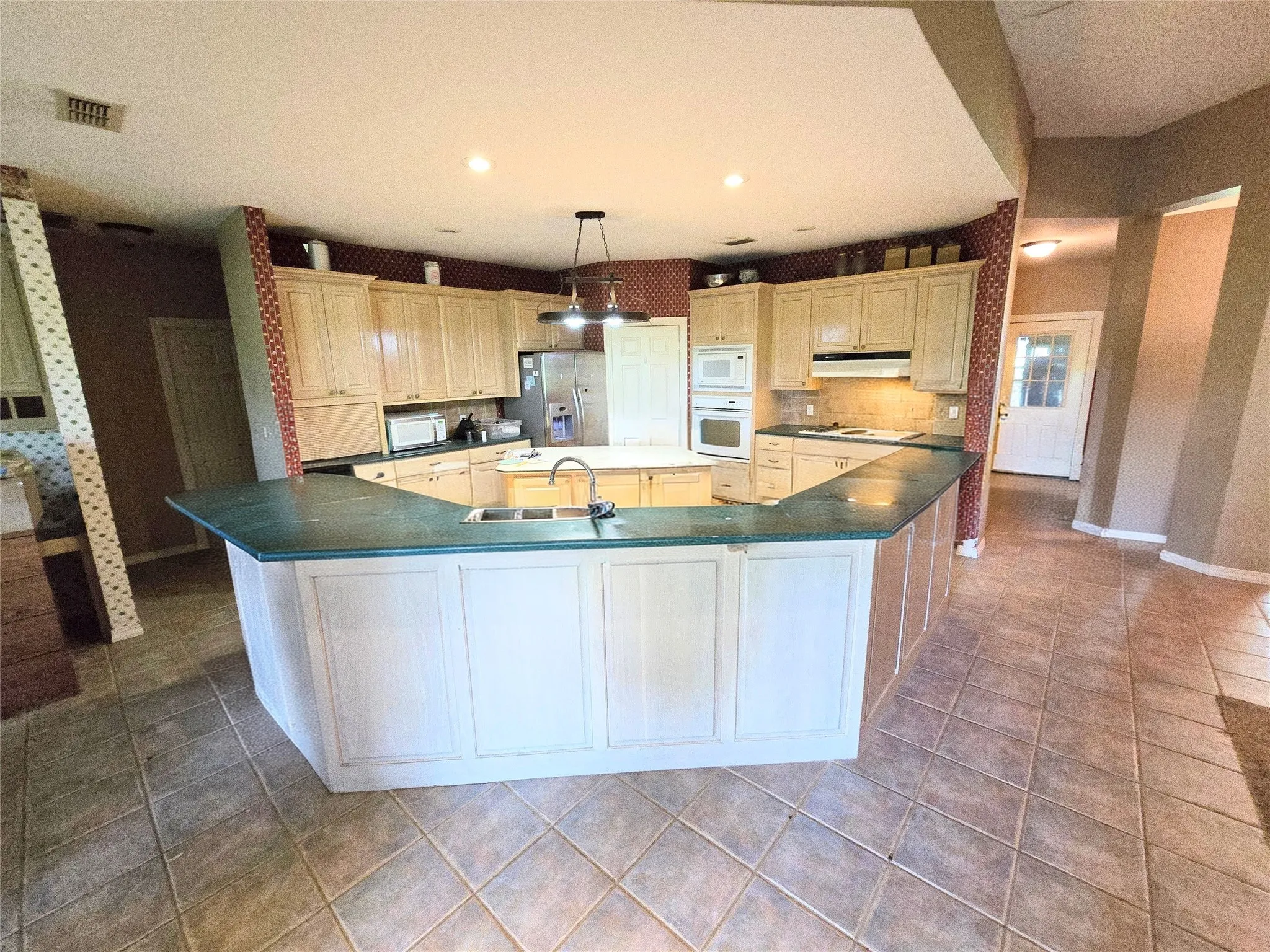 Single Family Residence For Sale in Harrison County , 3952 Fm 451, Waskom, Texas 75692, 4 Bedroom, 4 Bathroom, 2 Garage spaces, 2,952 Sqft, built in 2001, mls#21321485, Real Estate Agent in Waskom, Homes For Sale in Harrison county, Homes For Sale in Waskom, Realtor in Waskom Texas, Real Estate Brokerage Independent Realty Texas, Luminita Cordes Realtor