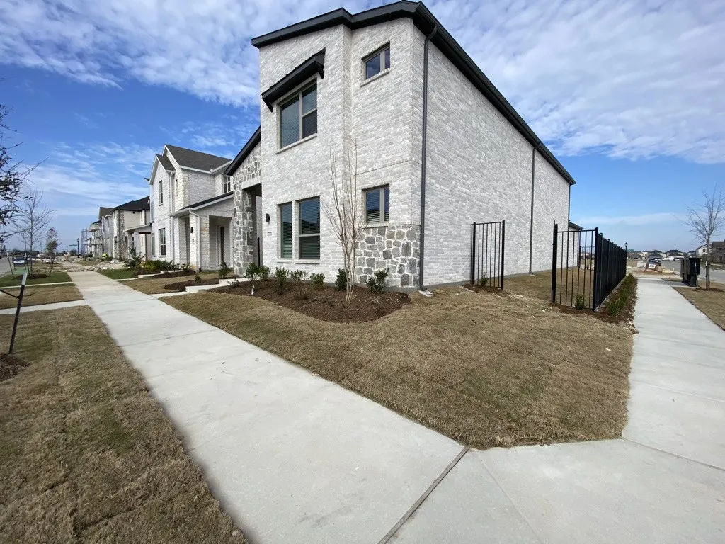 Single Family Residence For Rent in Collin County , 13098 Scissortail Drive, Frisco, Texas 75035, 4 Bedroom, 4 Bathroom, 2 Garage spaces, 2,804 Sqft, built in 2021, mls#21323272, Real Estate Agent in Frisco, Homes For Rent in Collin county, Homes For Rent in Frisco, Realtor in Frisco Texas, Real Estate Brokerage Independent Realty Texas, Luminita Cordes Realtor