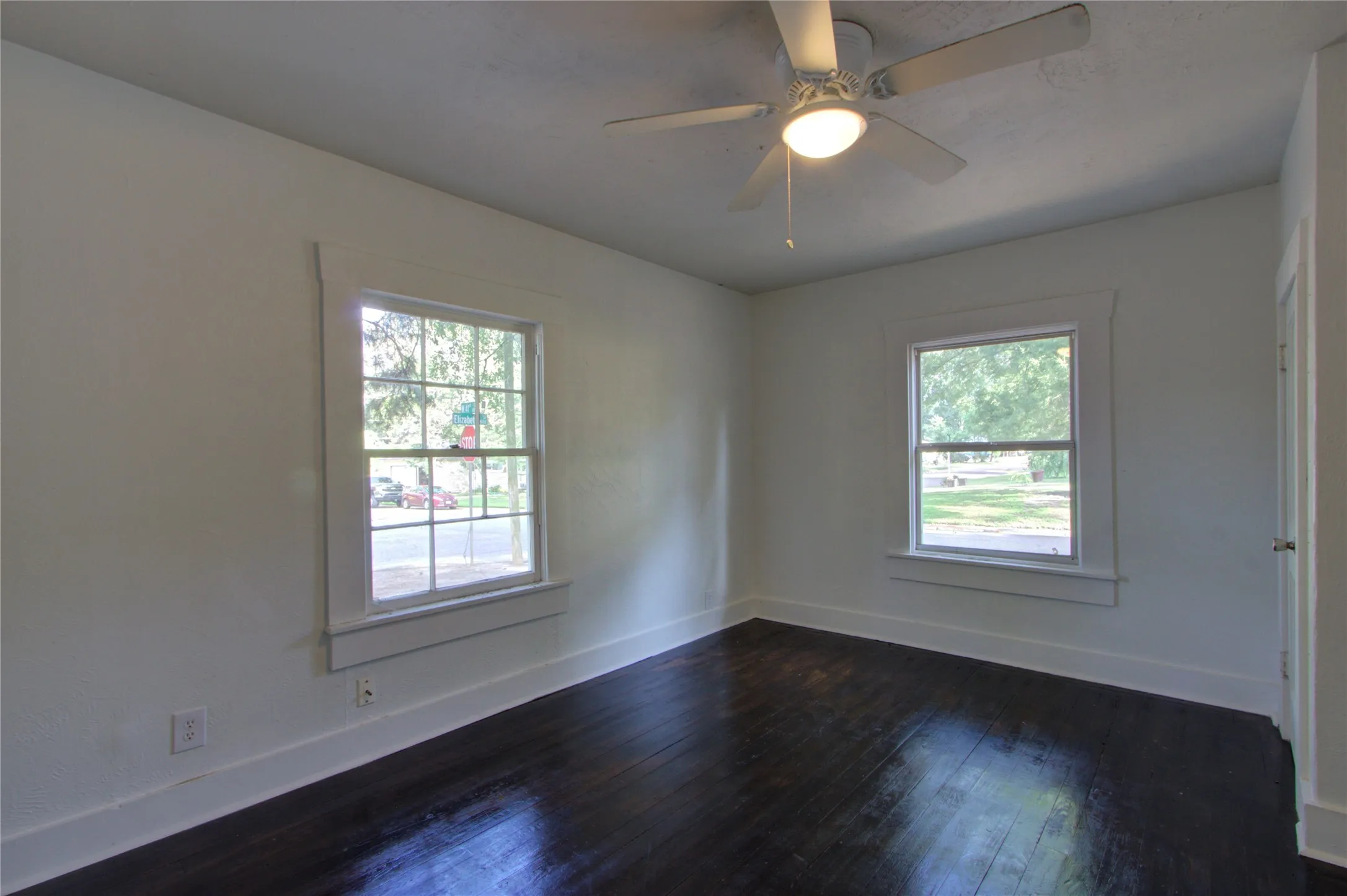 Single Family Residence For Sale in Bowie County , 4101 Elizabeth, Texarkana, Texas 75503, 3 Bedrooms, 2 Bathrooms, Garage spaces, 1,256 Sqft, built in 1940, Price $135,000, mls#21323276, Real Estate Agent in Texarkana, Homes For Sale in Bowie county, Homes For Sale in Texarkana, Realtor in Texarkana Texas, Real Estate Brokerage Independent Realty Texas, Luminita Cordes Realtor