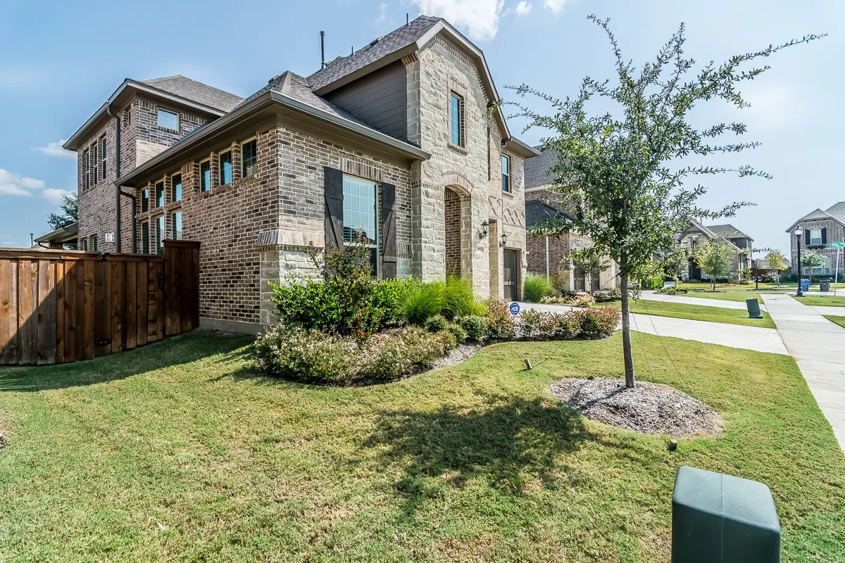 Single Family Residence For Rent in Denton County , 852 Sweet Iron Road, Frisco, Texas 75036, 4 Bedroom, 4 Bathroom, 3 Garage spaces, 3,458 Sqft, built in 2016, mls#21315930, Real Estate Agent in Frisco, Homes For Rent in Denton county, Homes For Rent in Frisco, Realtor in Frisco Texas, Real Estate Brokerage Independent Realty Texas, Luminita Cordes Realtor