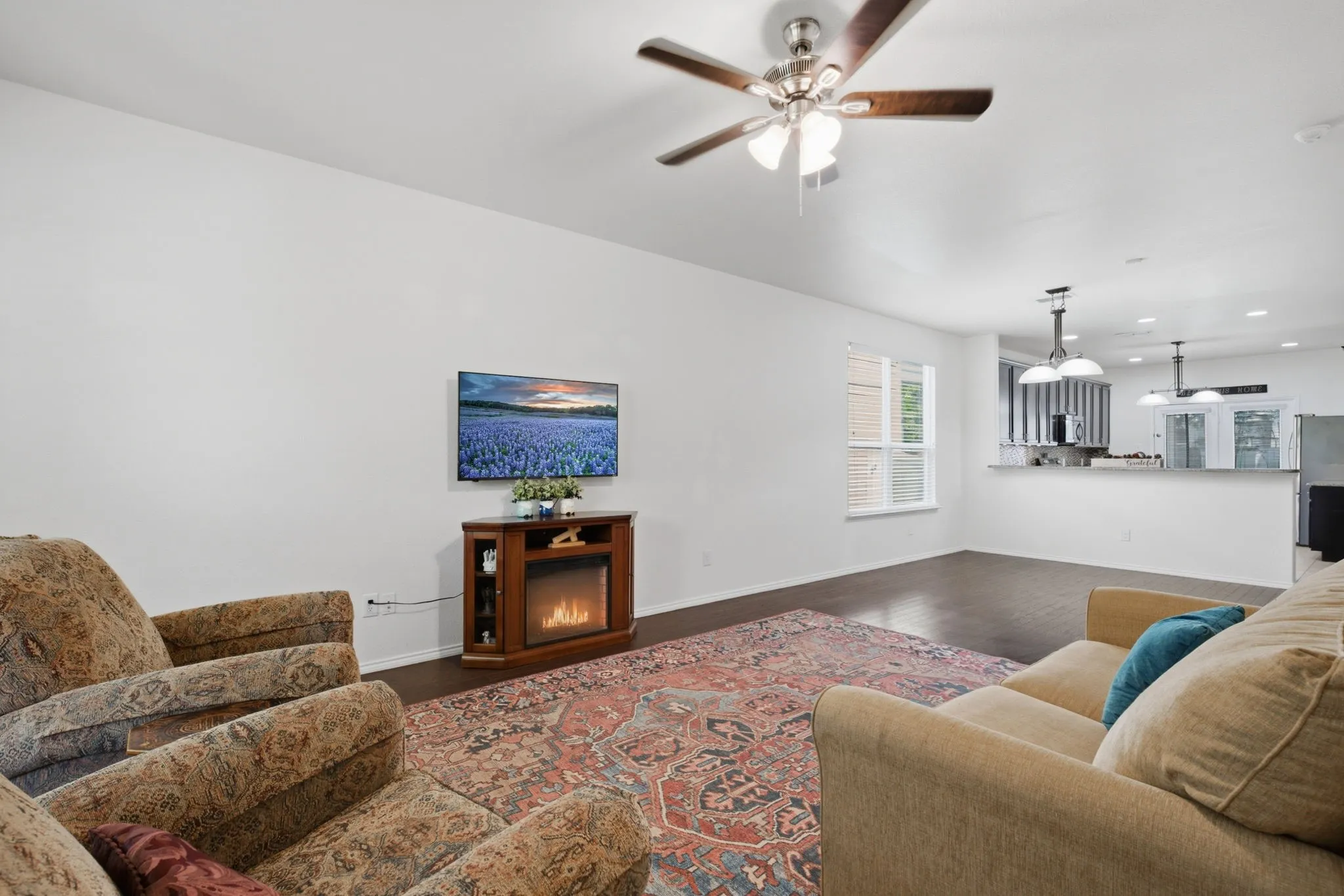 Single Family Residence For Sale in Denton County , 10009 Concord Drive, Providence Village, Texas 76227, 4 Bedroom, 4 Bathroom, 2 Garage spaces, 3,506 Sqft, built in 2013, mls#21321858, Real Estate Agent in Providence Village, Homes For Sale in Denton county, Homes For Sale in Providence Village, Realtor in Providence Village Texas, Real Estate Brokerage Independent Realty Texas, Luminita Cordes Realtor
