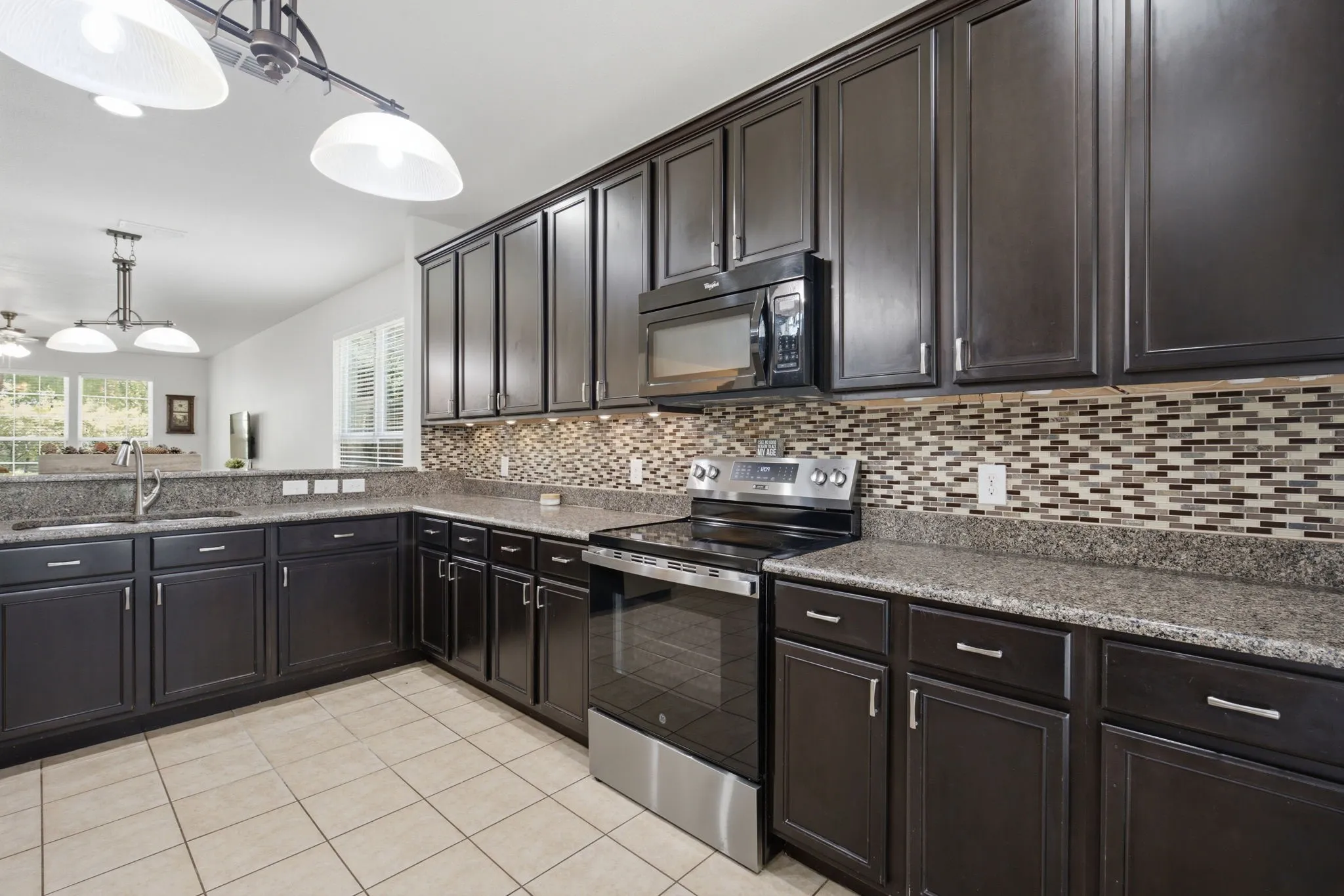 Single Family Residence For Sale in Denton County , 10009 Concord Drive, Providence Village, Texas 76227, 4 Bedroom, 4 Bathroom, 2 Garage spaces, 3,506 Sqft, built in 2013, mls#21321858, Real Estate Agent in Providence Village, Homes For Sale in Denton county, Homes For Sale in Providence Village, Realtor in Providence Village Texas, Real Estate Brokerage Independent Realty Texas, Luminita Cordes Realtor