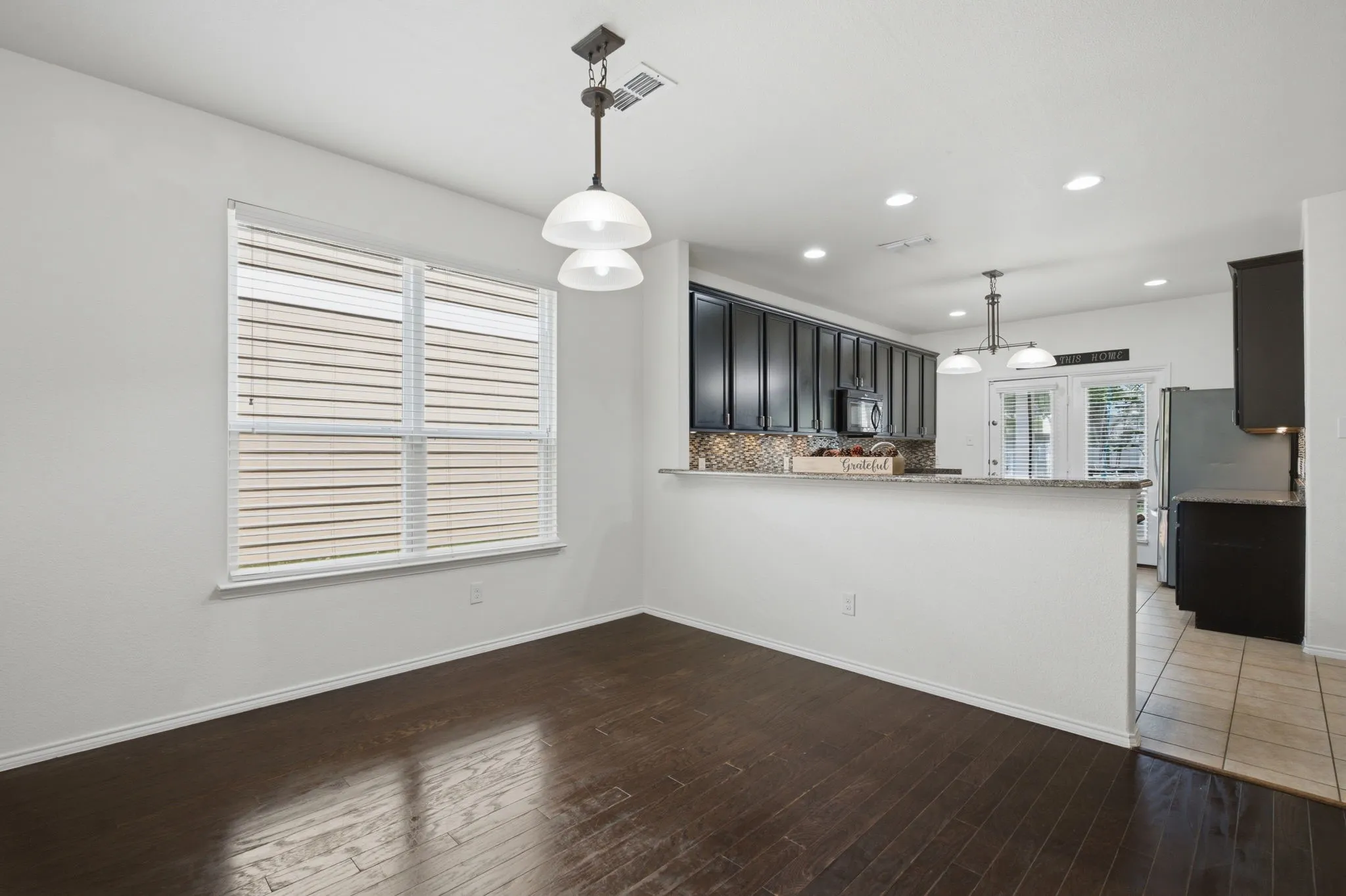 Single Family Residence For Sale in Denton County , 10009 Concord Drive, Providence Village, Texas 76227, 4 Bedroom, 4 Bathroom, 2 Garage spaces, 3,506 Sqft, built in 2013, mls#21321858, Real Estate Agent in Providence Village, Homes For Sale in Denton county, Homes For Sale in Providence Village, Realtor in Providence Village Texas, Real Estate Brokerage Independent Realty Texas, Luminita Cordes Realtor