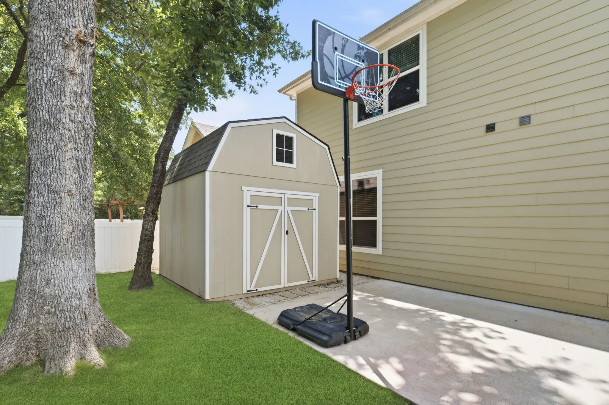 Single Family Residence For Sale in Denton County , 10009 Concord Drive, Providence Village, Texas 76227, 4 Bedroom, 4 Bathroom, 2 Garage spaces, 3,506 Sqft, built in 2013, mls#21321858, Real Estate Agent in Providence Village, Homes For Sale in Denton county, Homes For Sale in Providence Village, Realtor in Providence Village Texas, Real Estate Brokerage Independent Realty Texas, Luminita Cordes Realtor